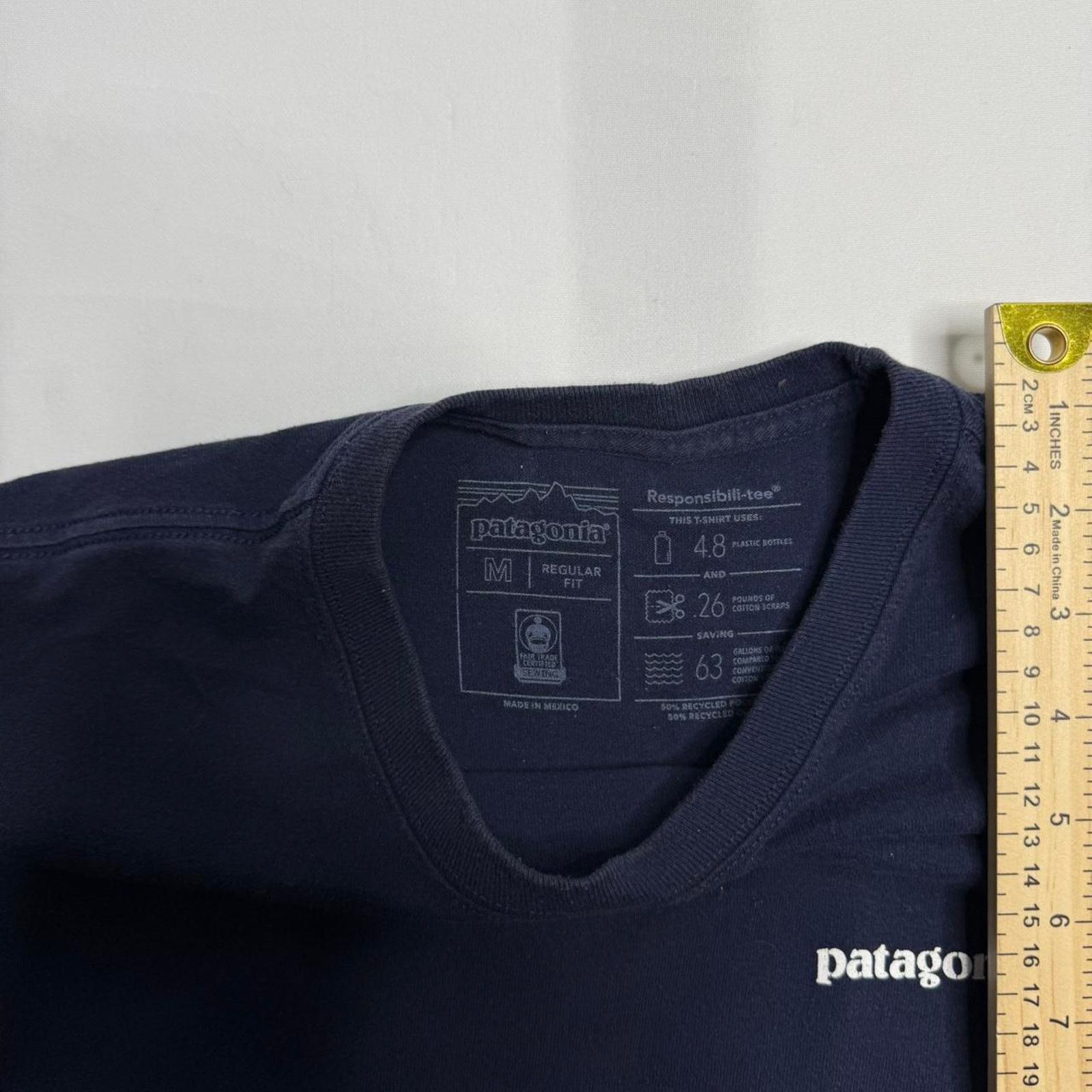 Patagonia Patagonia Navy T-Shirt With Fish graphic Logo Size M Size US M / EU 48-50 / 2 - 3 Thumbnail