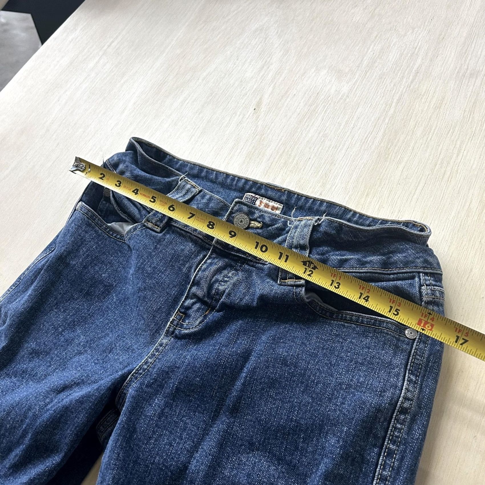 Faded Glory Faded Glory Jeans Womens Medium Wash Denim Capri Crop Stretch Zip 6 Regular Midi Rise Women Boys Girls Mens Size 28" / US 6 / IT 42 - 4 Thumbnail