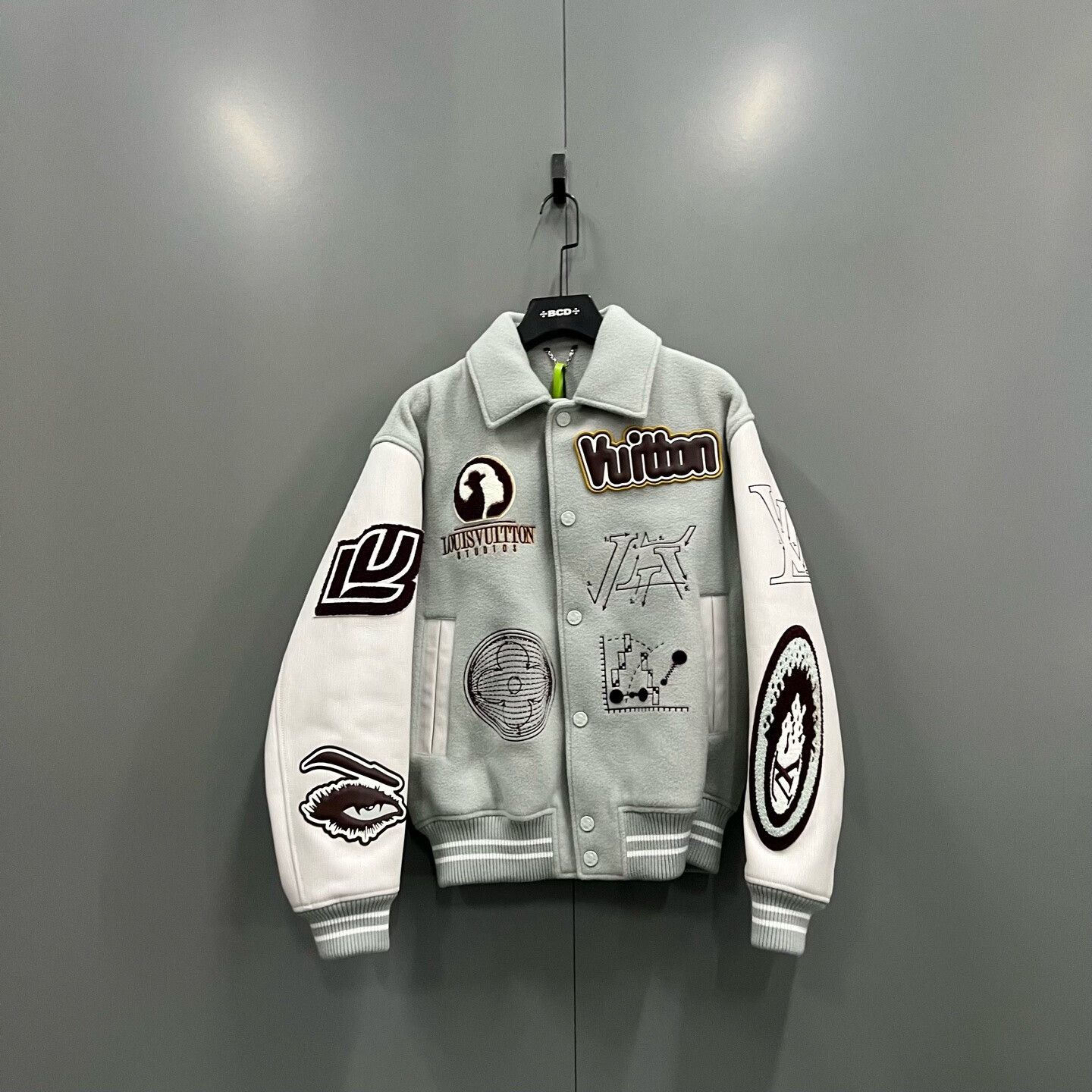 Louis Vuitton Louis Vuitton Embroidered Light Jacket s Men Size US S / EU 44-46 / 1 - 1 Thumbnail