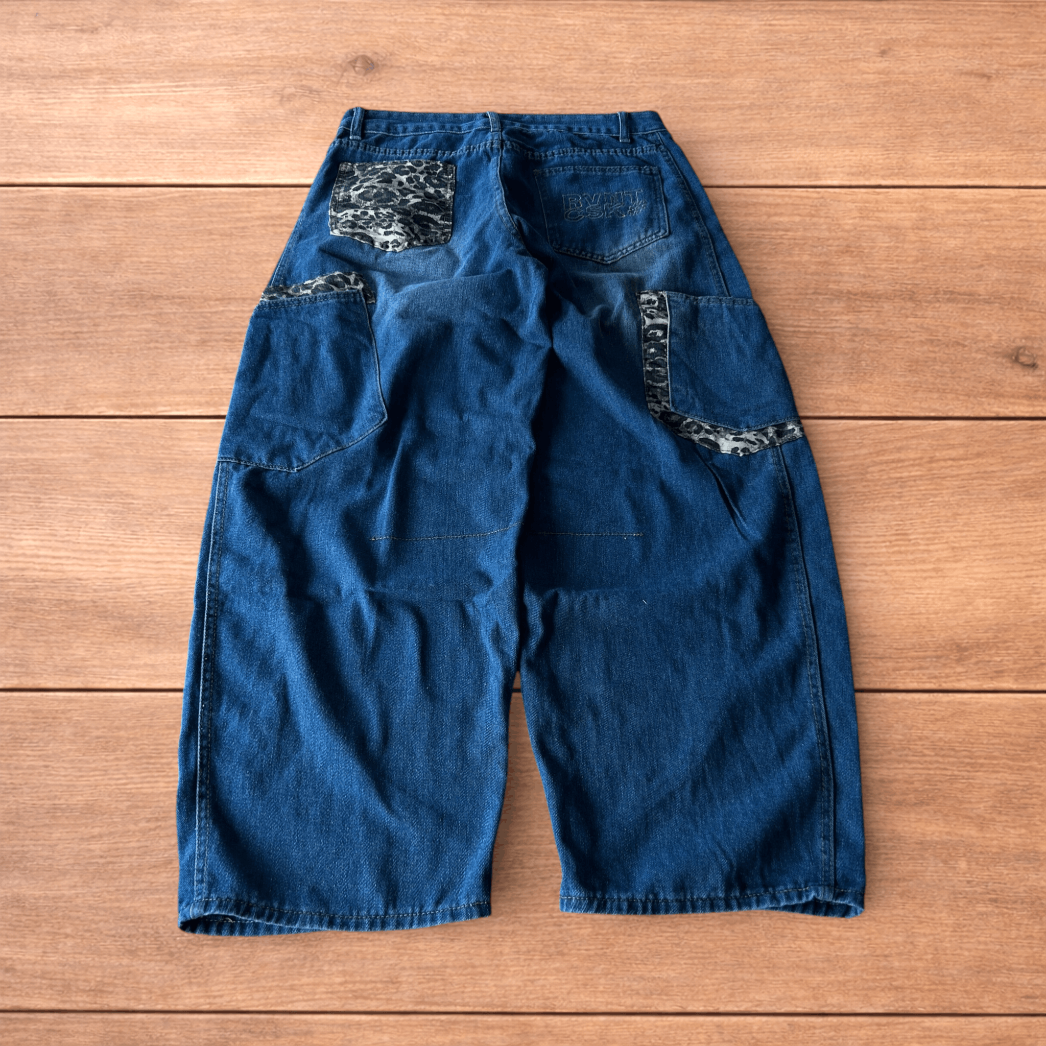 Japanese Brand Baggy wide leg jeans with leopard print in mid blue. Size US 36 / EU 52 - 1 Thumbnail