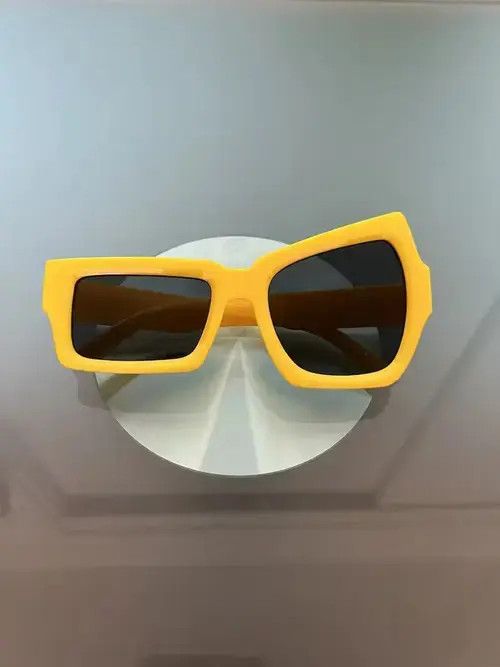Japanese Brand × Vintage Y2K Asymmetric Sunglasses (yellow) Size ONE SIZE - 2 Thumbnail