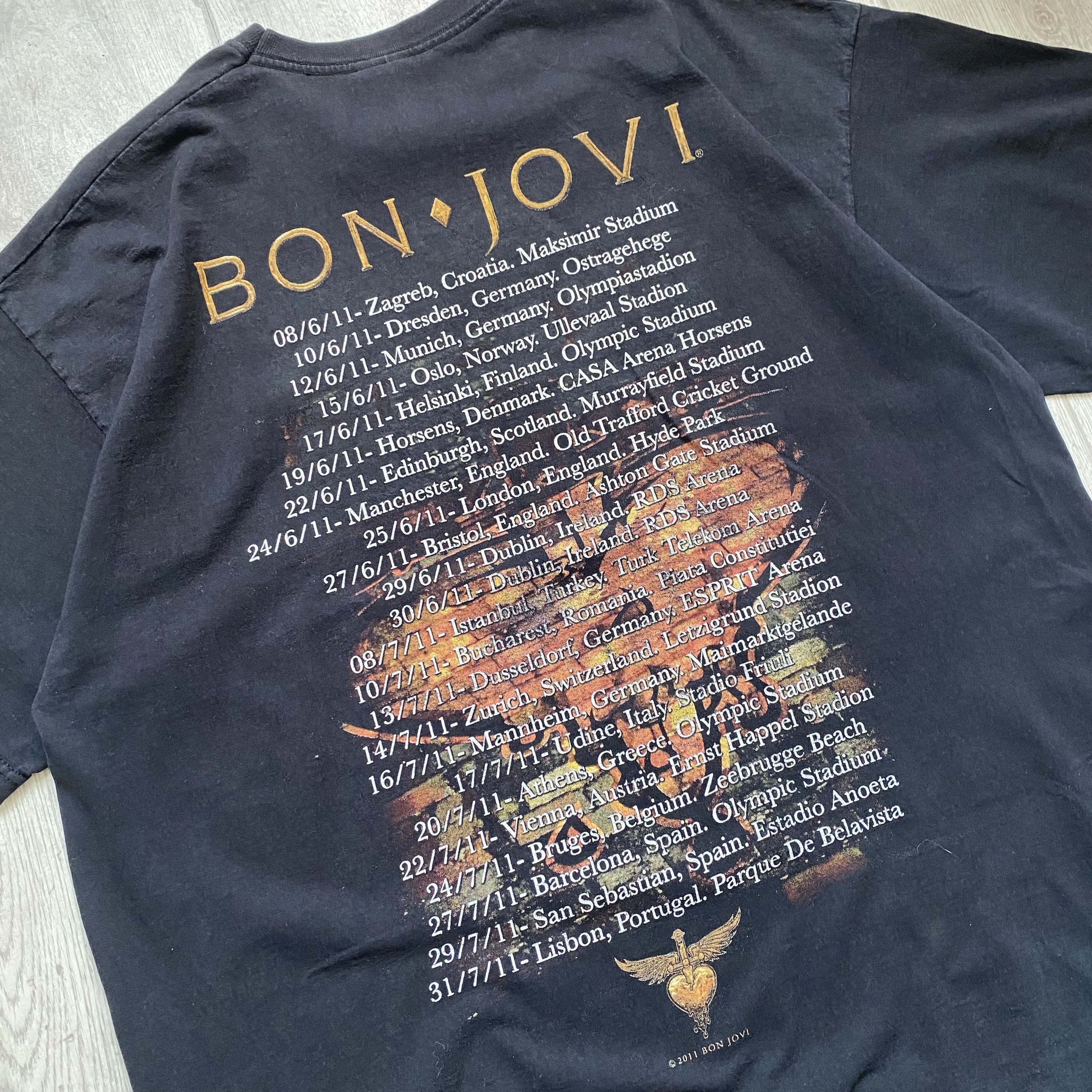 Bon Jovi 🎸 Vintage Bon Jovi Tour tee Y2K distressed rock band Size US L / EU 52-54 / 3 - 8 Thumbnail