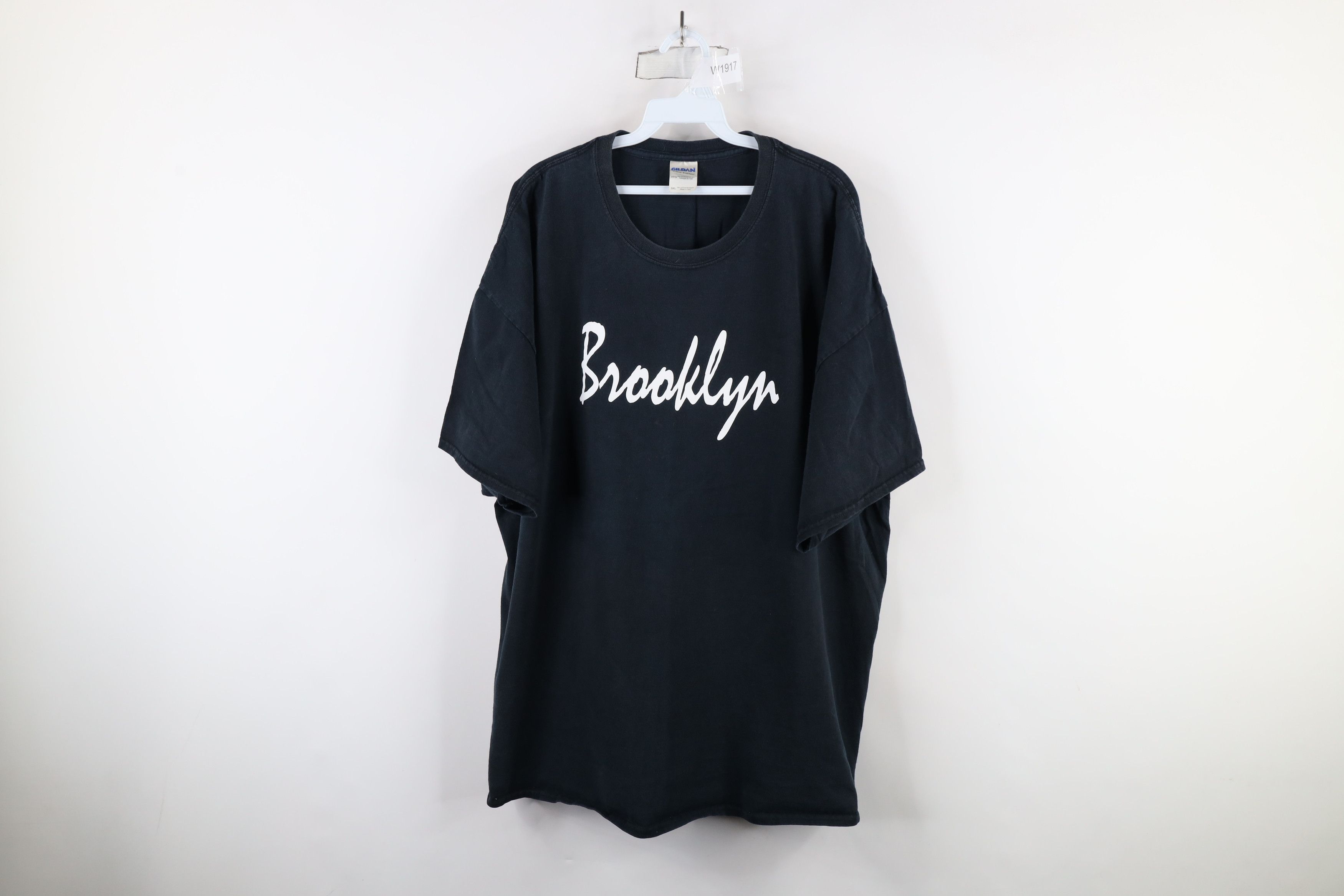 Vintage Vintage 90s Streetwear Script Brooklyn New York T-Shirt Size US XXL / EU 58 / 5 - 1 Thumbnail