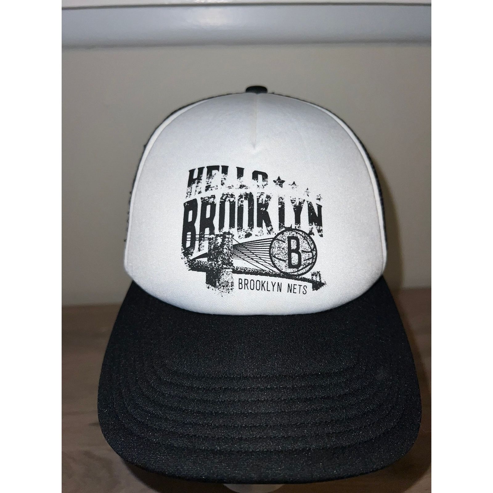 NBA Brooklyn Nets Hat NBA Basketball White Black Trucker Mesh Size ONE SIZE - 2 Thumbnail