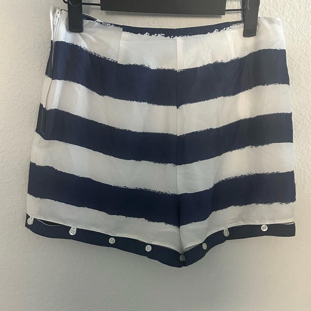 Designer BCBGeneration Navy Blue and White Stripe Silky Shorts Size 2 Size 26" / US 2 / IT 38 - 4 Thumbnail