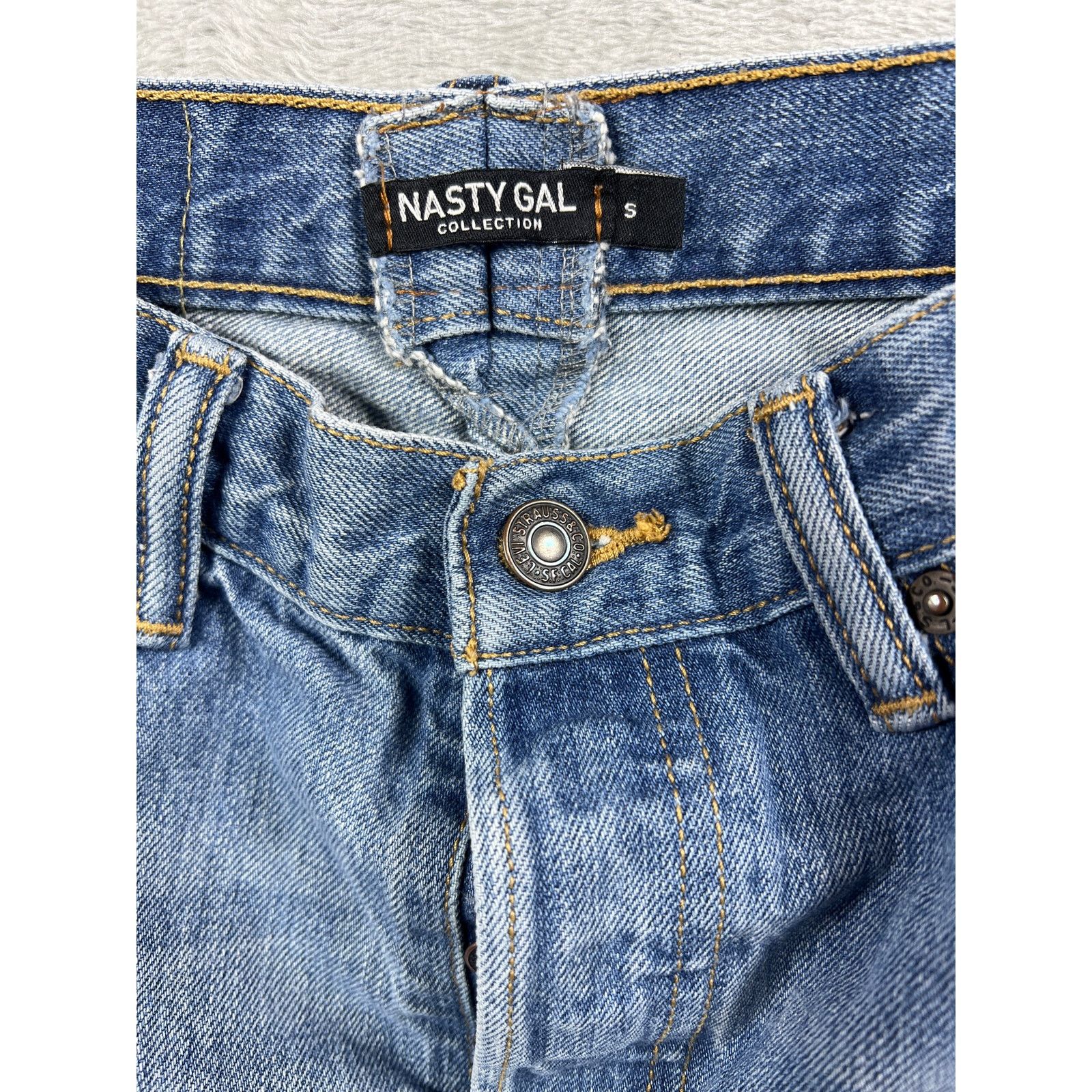 Nasty Gal Nasty Gal Levi’s 501 28 S Reworked Denim Cutoff Shorts Small Size 26" / US 2 / IT 38 - 6 Thumbnail