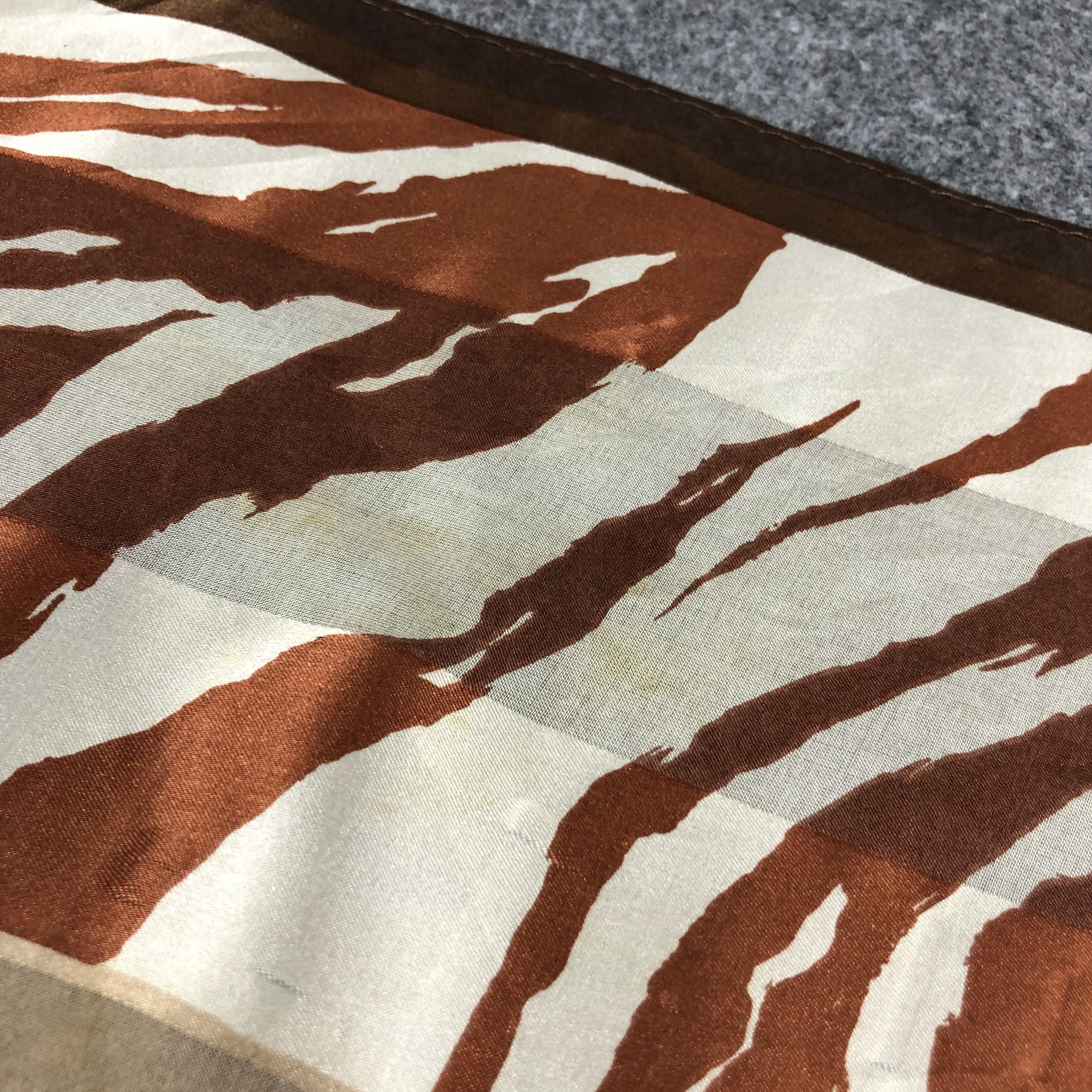 Mario Valentino Vintage Mario Valentino Slit Thread Silk Scarf M356 Size ONE SIZE - 6 Thumbnail