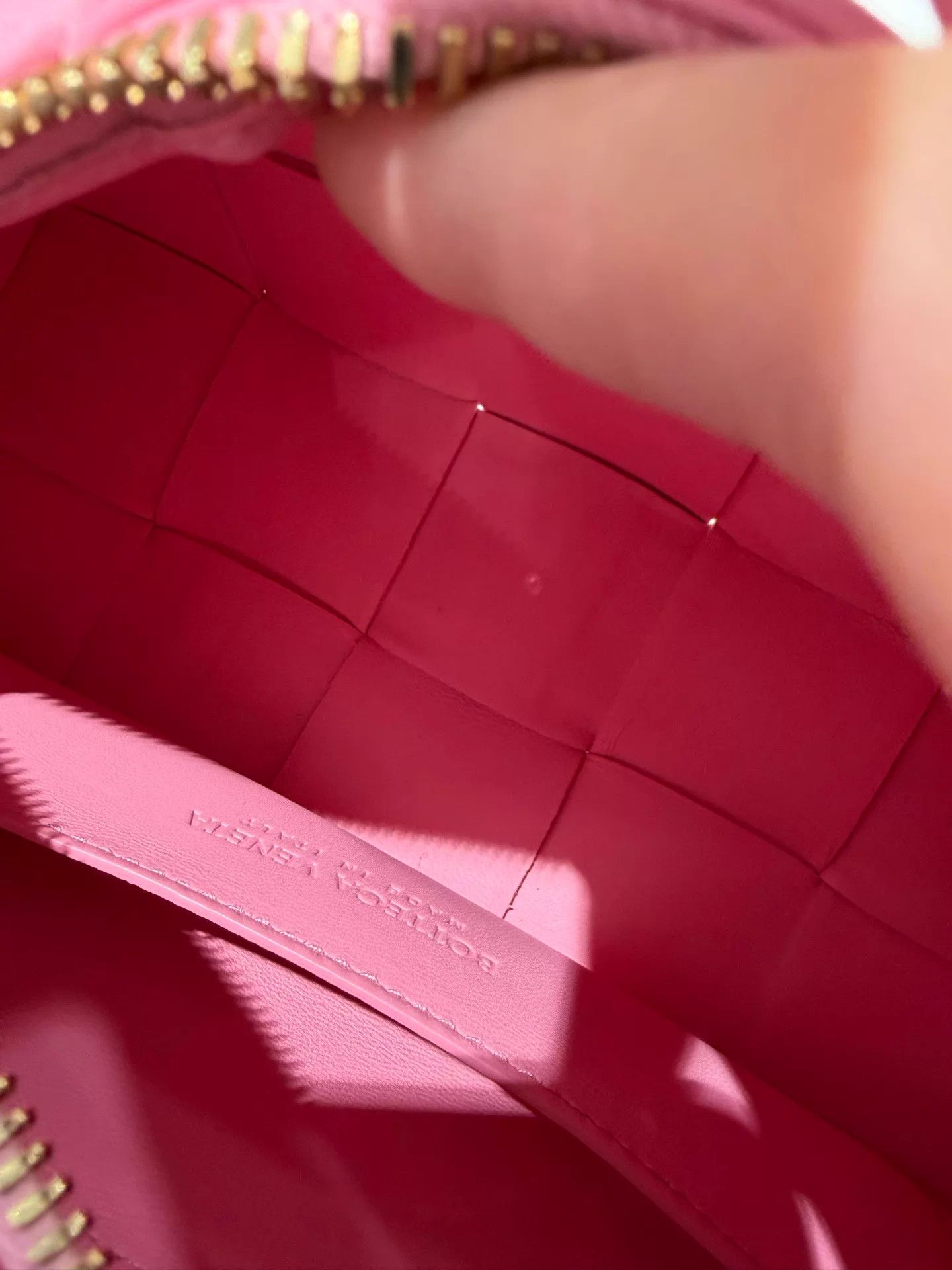 Bottega Veneta BV Brick Pink Woven Armpit Bag 99 New w/ Dust Bag Size ONE SIZE - 7 Thumbnail
