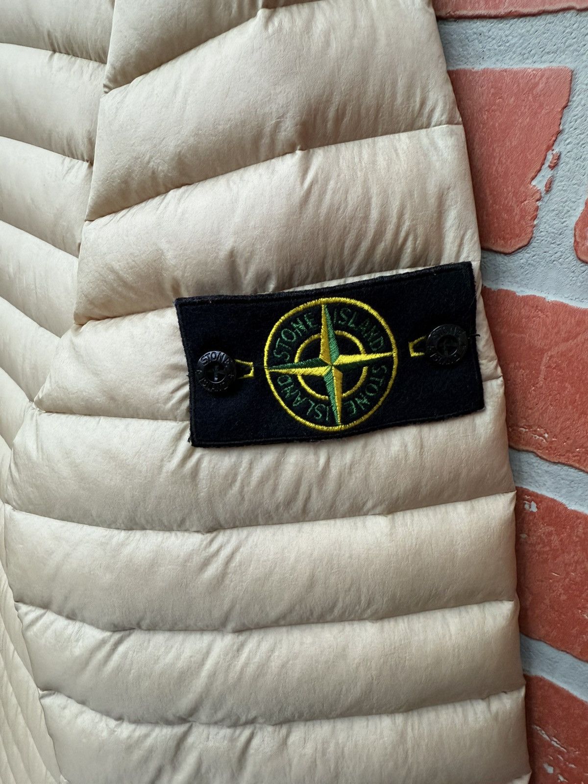 Stone Island AUTHENTIC Stone Island Real Down Jacket Beige Size Small Size US S / EU 44-46 / 1 - 4 Thumbnail