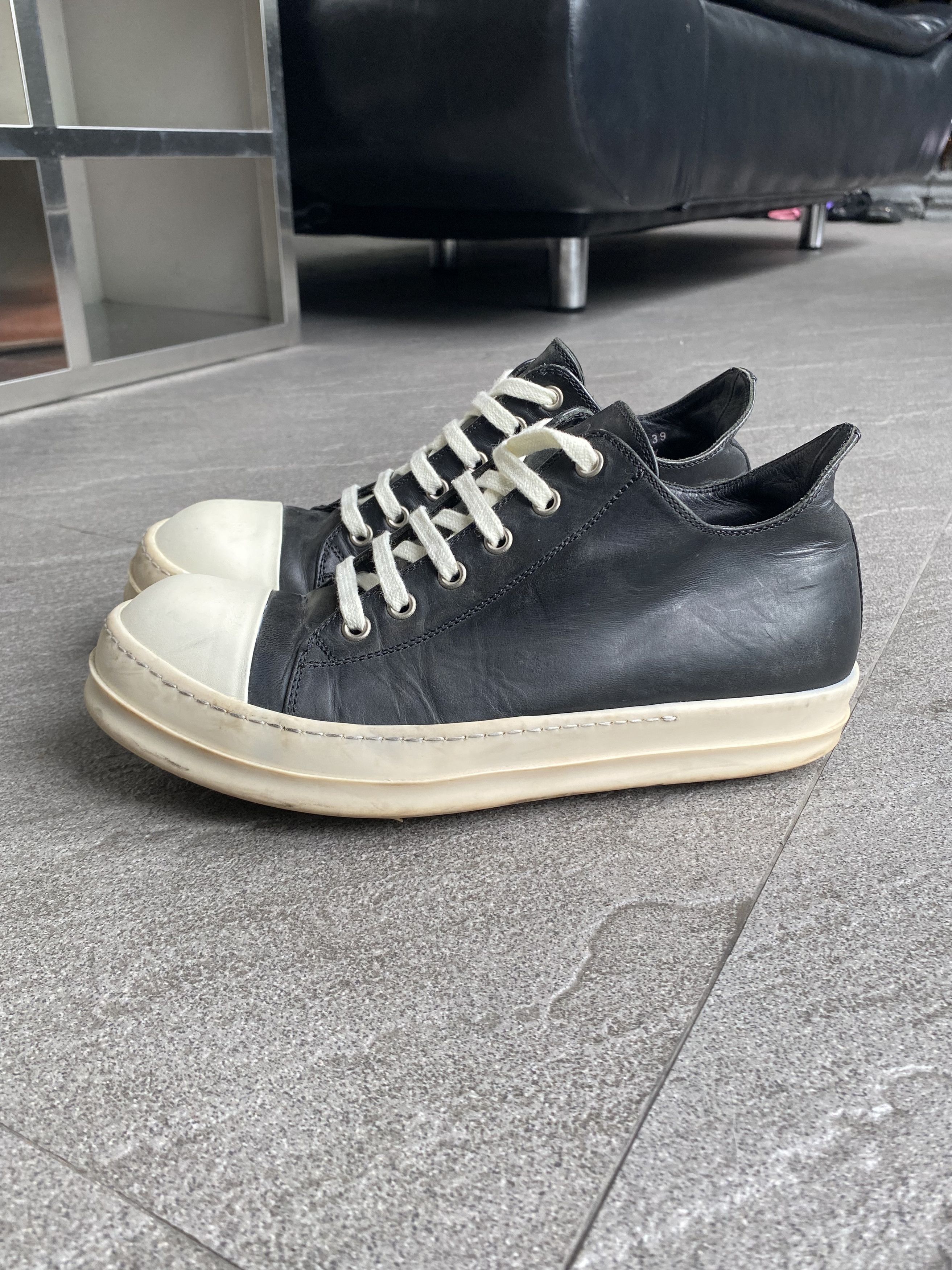 Rick Owens Rick Owens Low Sneaker Black Leather Milk Toe 39 Size US 6 / EU 39 - 2 Thumbnail