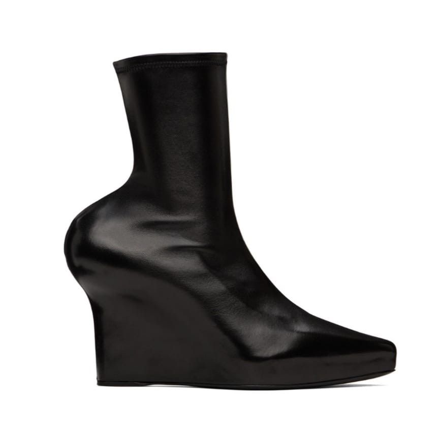 o1y0925 Ankle Boots in Black