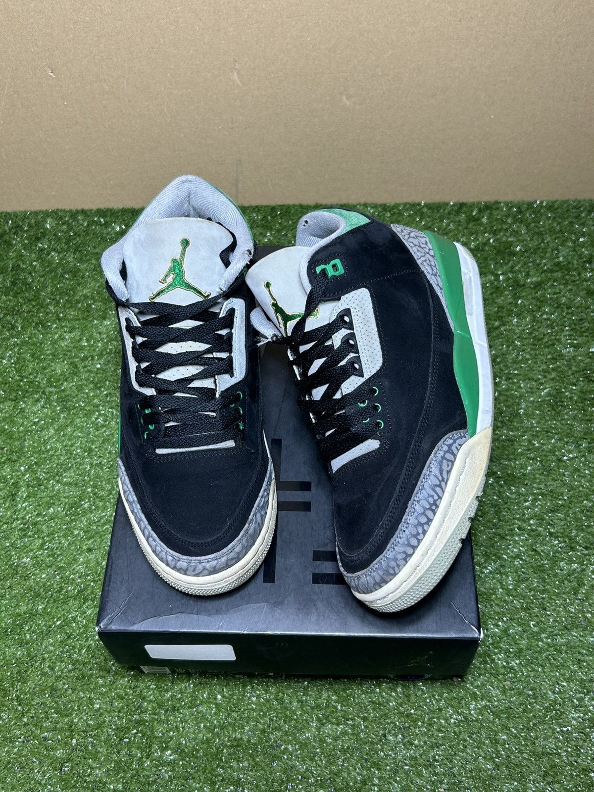 Jordan Brand Jordan 3 Pine Green Size US 8.5 / EU 41-42 - 1 Thumbnail