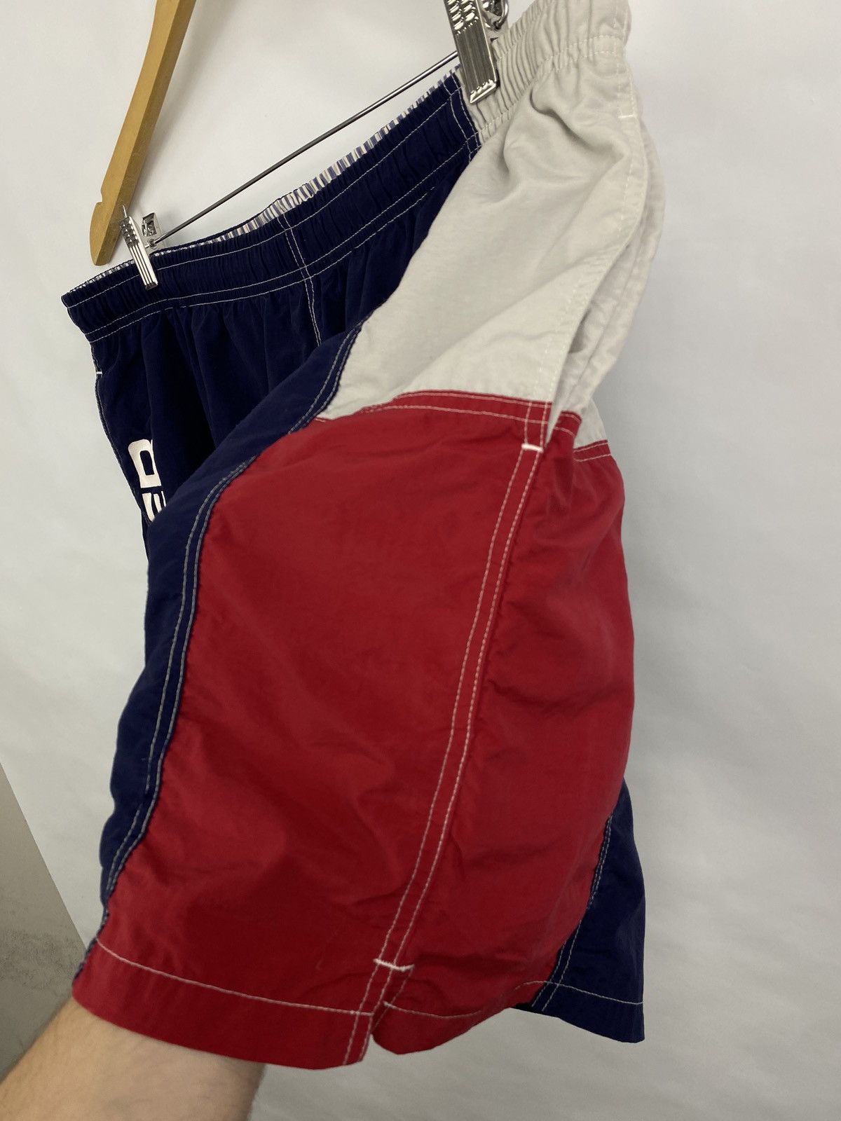 Tommy Hilfiger Vintage 90s Tommy Hilfiger Nylon shorts casual streetwear Size US 34 / EU 50 - 5 Thumbnail