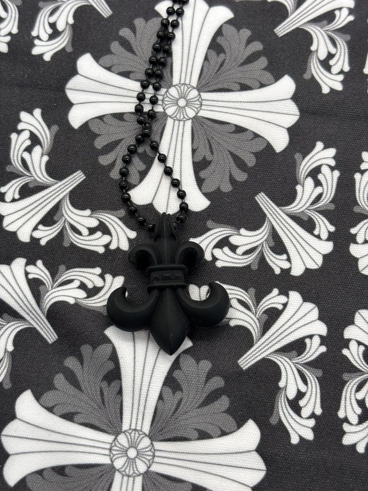 Chrome Hearts Chrkme hearts black silichrome fleur pendant Size ONE SIZE - 2 Thumbnail