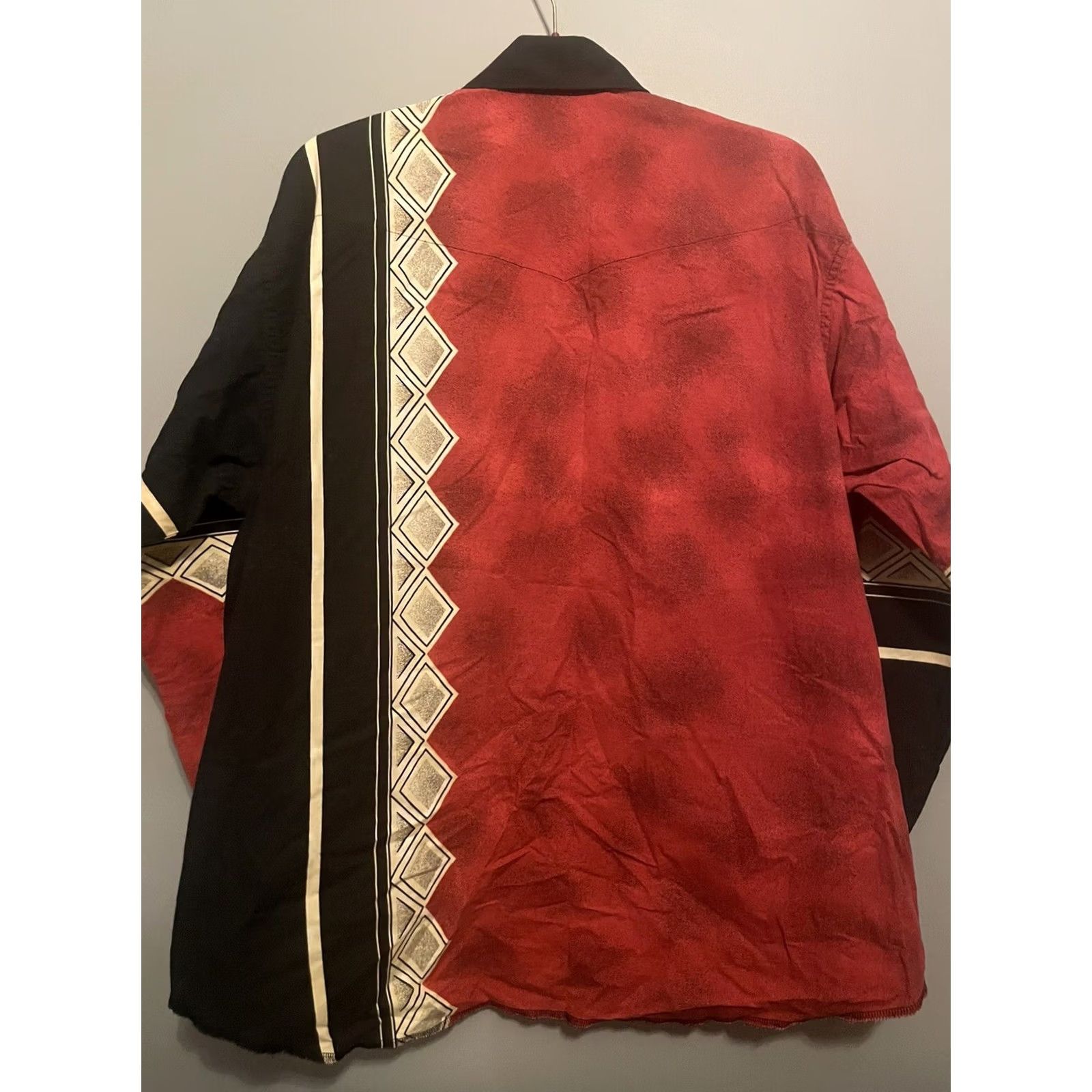 Wrangler VINTAGE Wrangler Mens XL Aztec Long Sleeve Pearl Snap Shirt Western Red B91 Size US XL / EU 56 / 4 - 7 Thumbnail