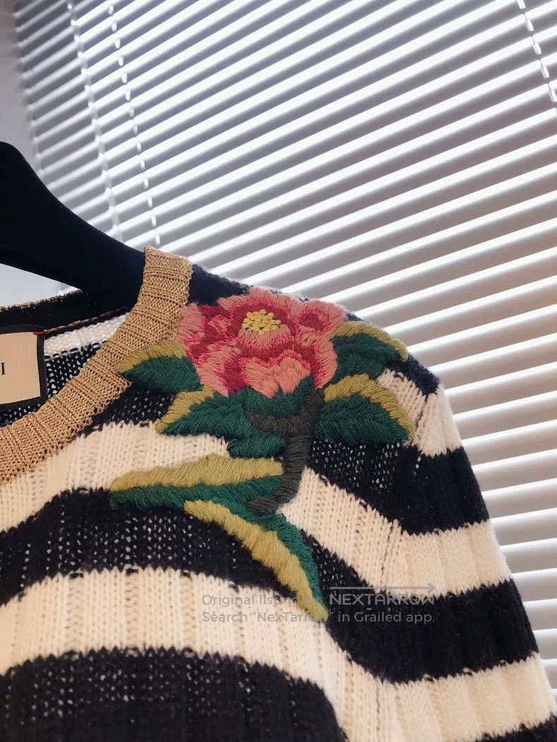 Gucci Gucci Floral embroidered horizontal striped sweater Size M / US 6-8 / IT 42-44 - 4 Thumbnail