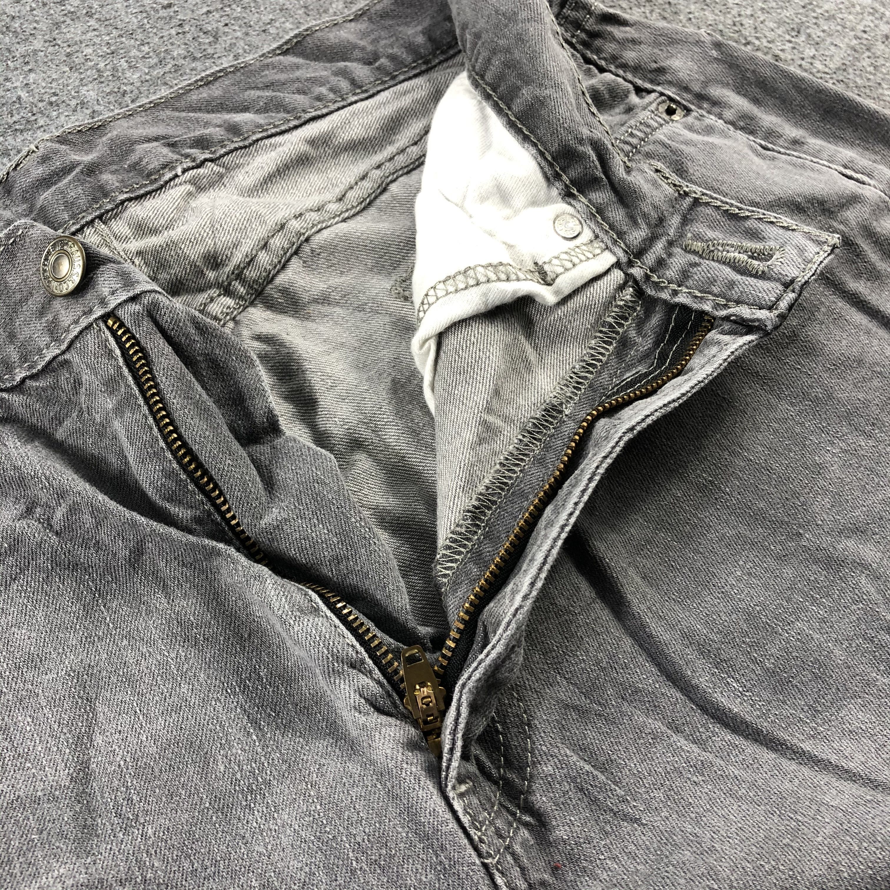 Levi's Vintage Faded Black Levis 505 Jeans-J2389 Size US 32 / EU 48 - 7 Thumbnail