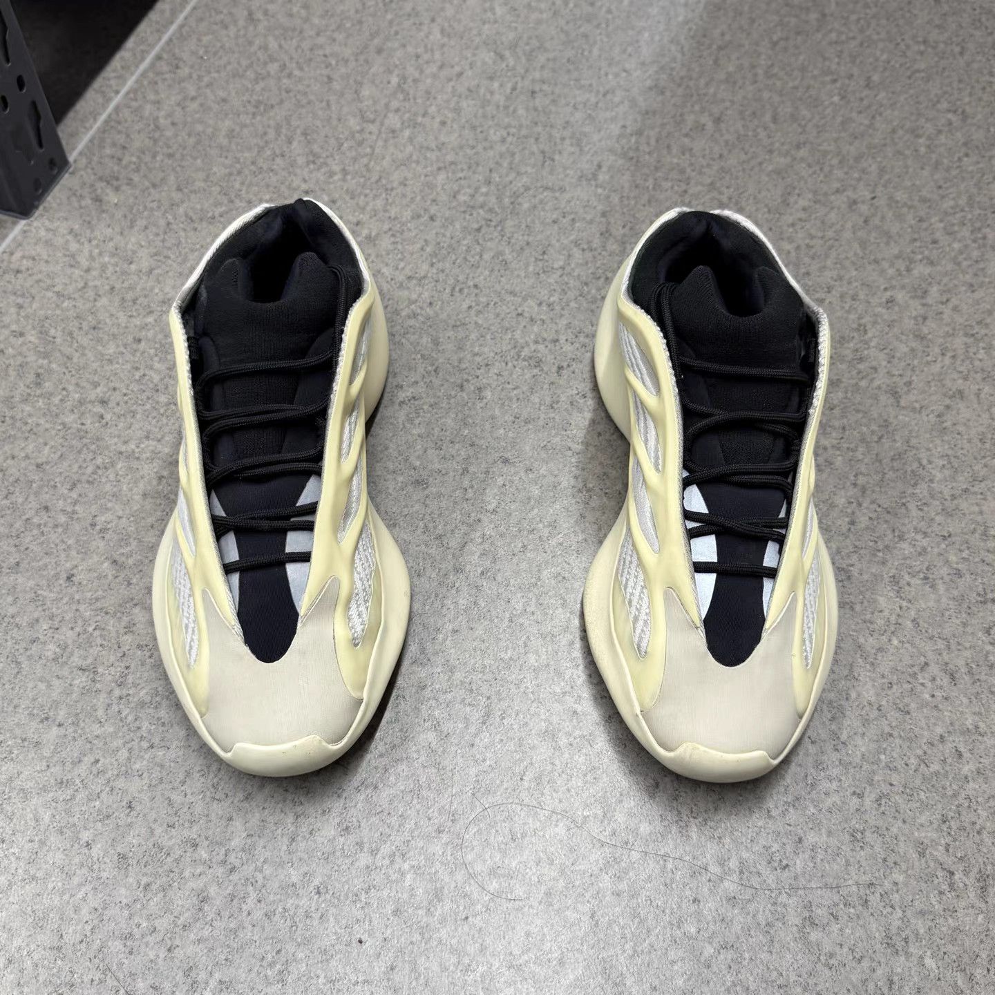 Adidas adidas Yeezy 700V3 Casual Shoes K15 Size US 10 / EU 43 - 5 Thumbnail