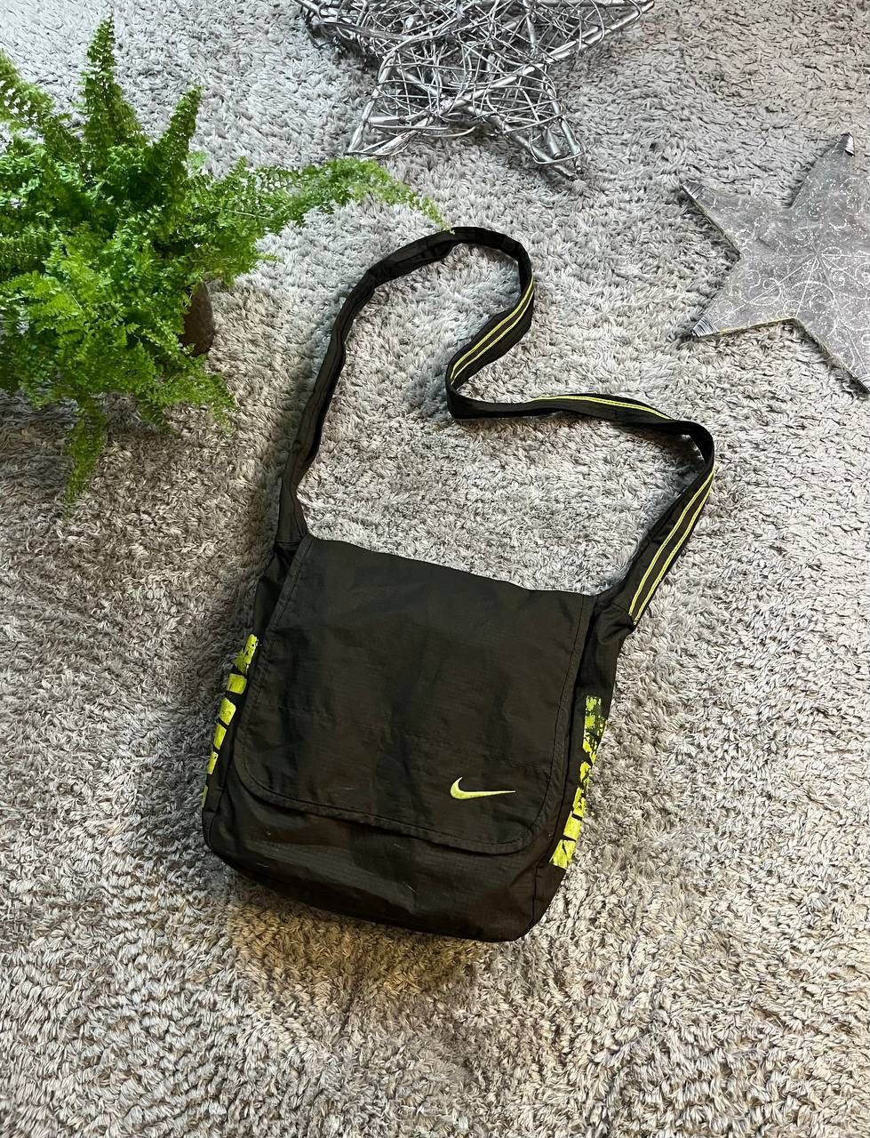 Nike × Vintage 00s Nike Bag Vintage Streetwear Big Logo Swoosh Rare Size ONE SIZE - 1 Thumbnail