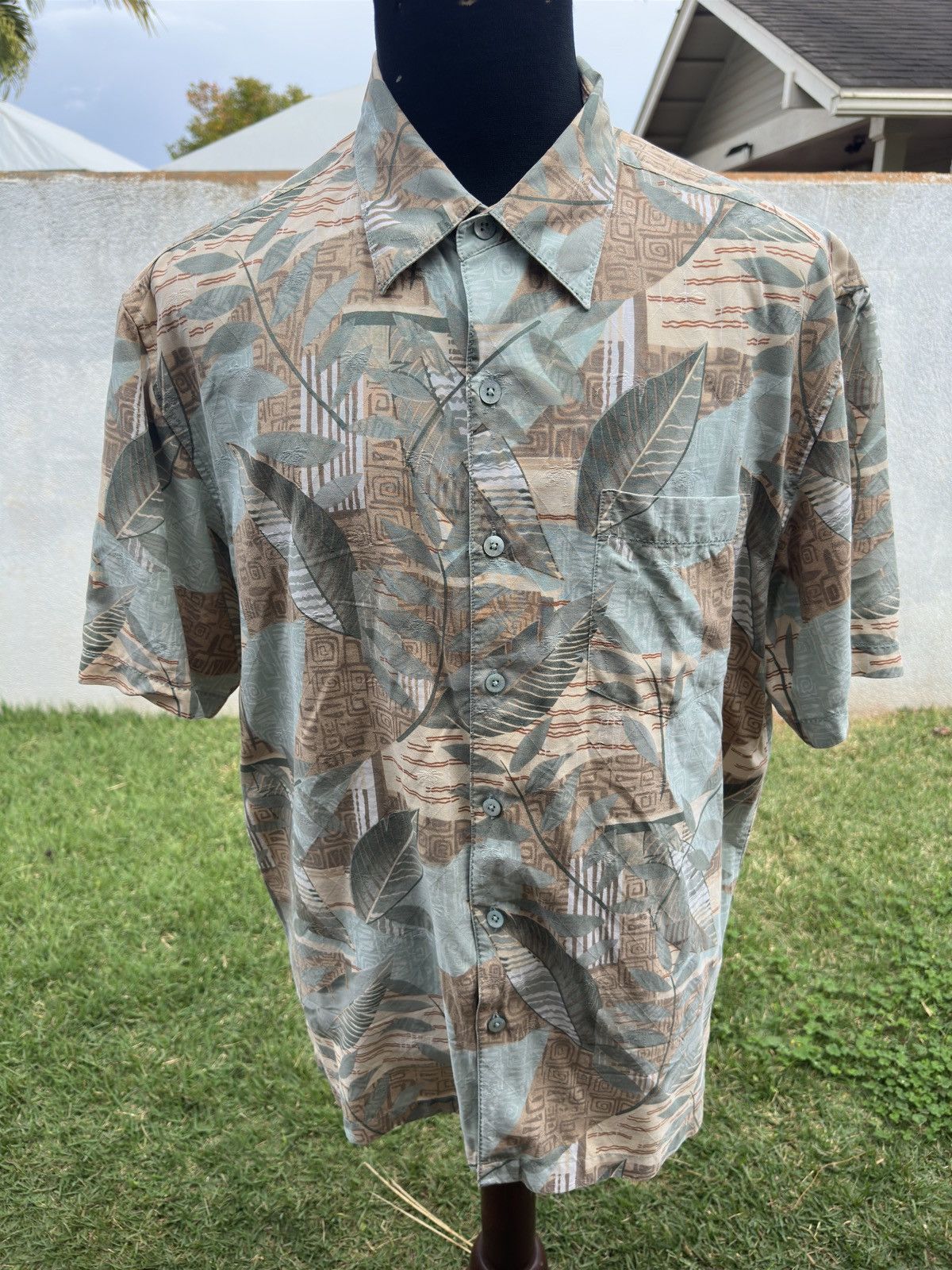 Tori Richard PreOwned Tori Richard Hawaiian Print Multicolored Men's XL Size US XL / EU 56 / 4 - 1 Thumbnail