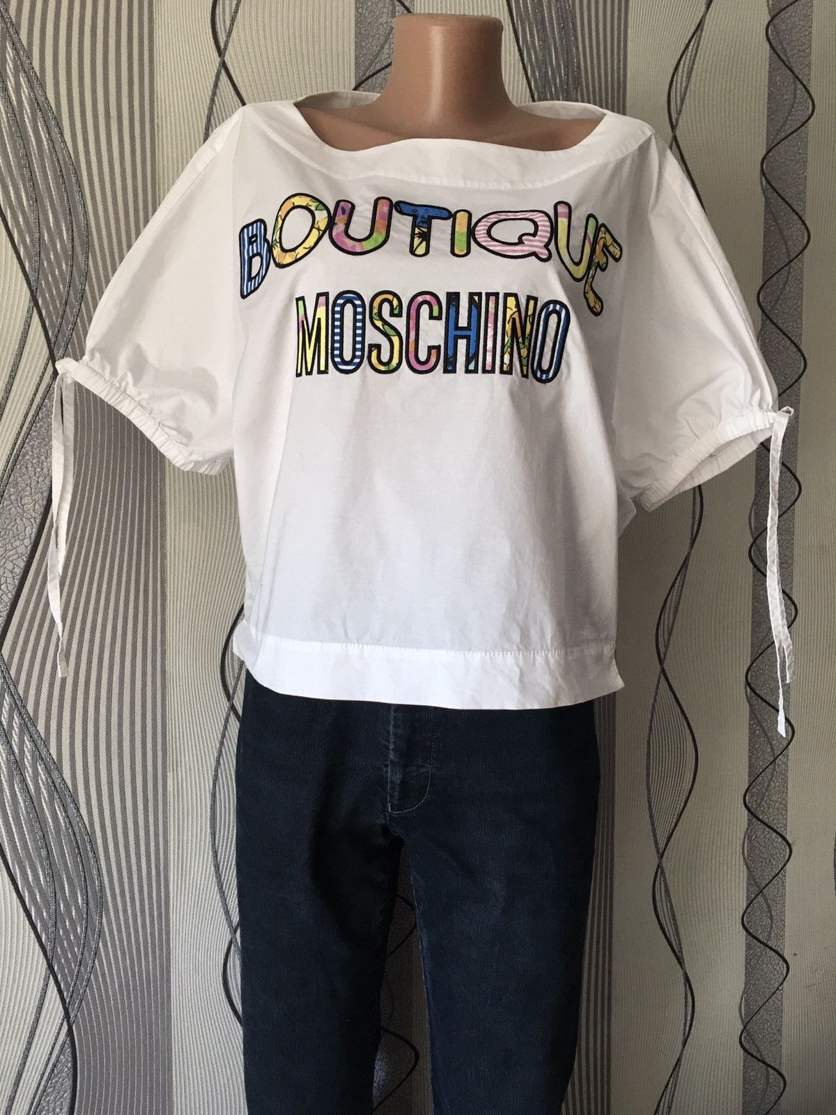 Boutique Moschino Boutique MOSCHINO White Cotton T-Shirt Size US 6 EU 36 Size M / US 6-8 / IT 42-44 - 3 Thumbnail