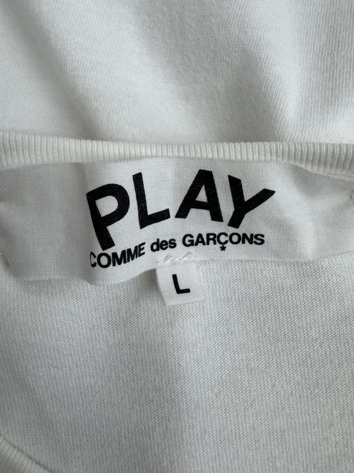 Comme des Garcons PLAY Comme des Garçons Play T-shirt with the signature red heart Size US L / EU 52-54 / 3 - 8 Thumbnail