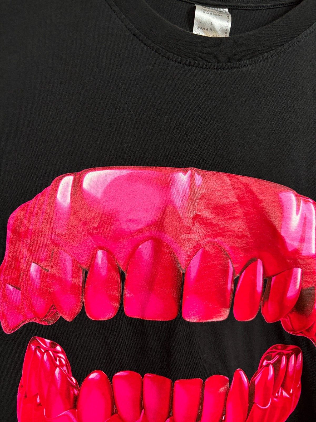 Ikea IKEA Giltig Katie Teeth 3D Print T-shirt Size L Size US L / EU 52-54 / 3 - 6 Thumbnail