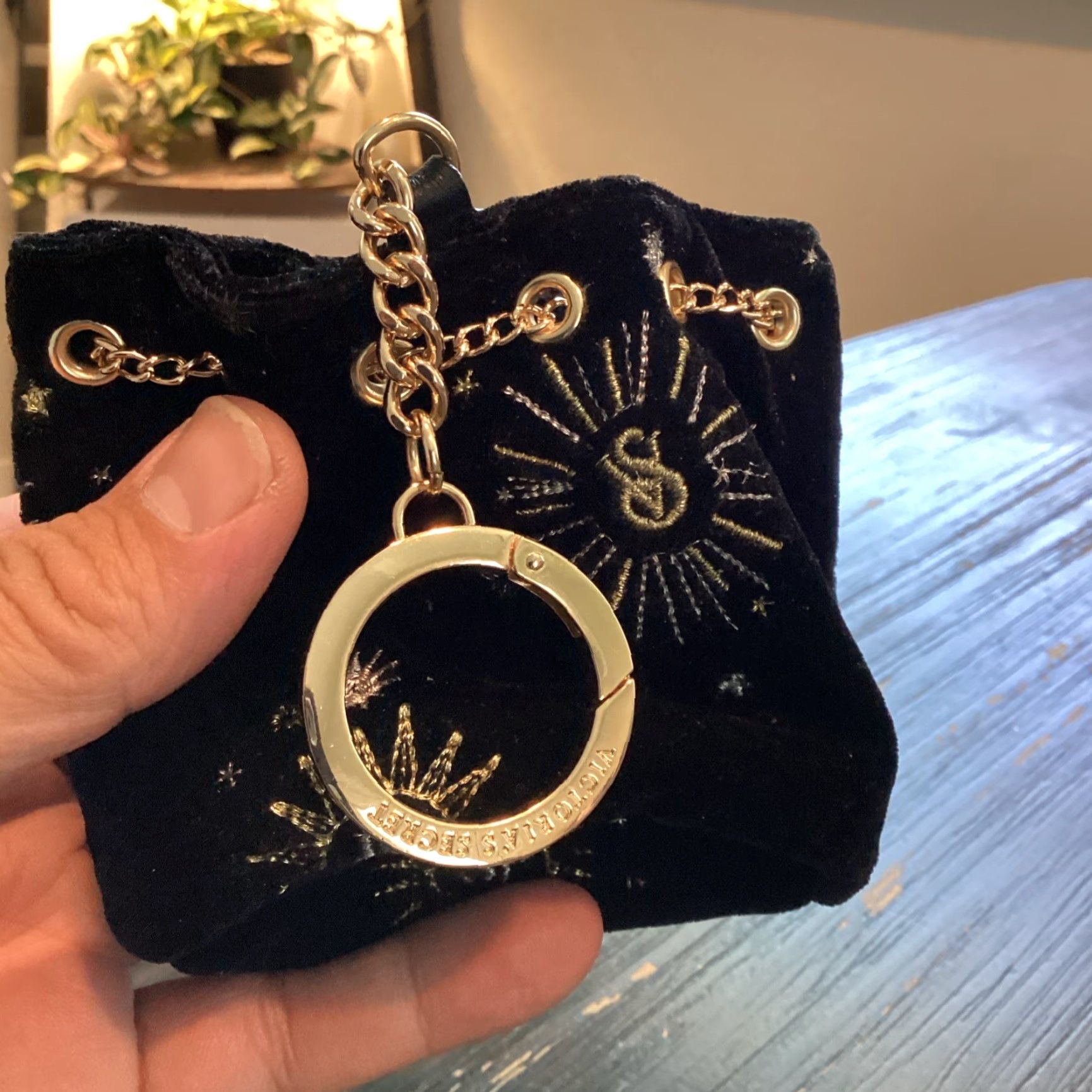 Victoria's Secret Victoria's Secret Black Coin Keychain Bag Unisex S Detachable Size ONE SIZE - 6 Thumbnail