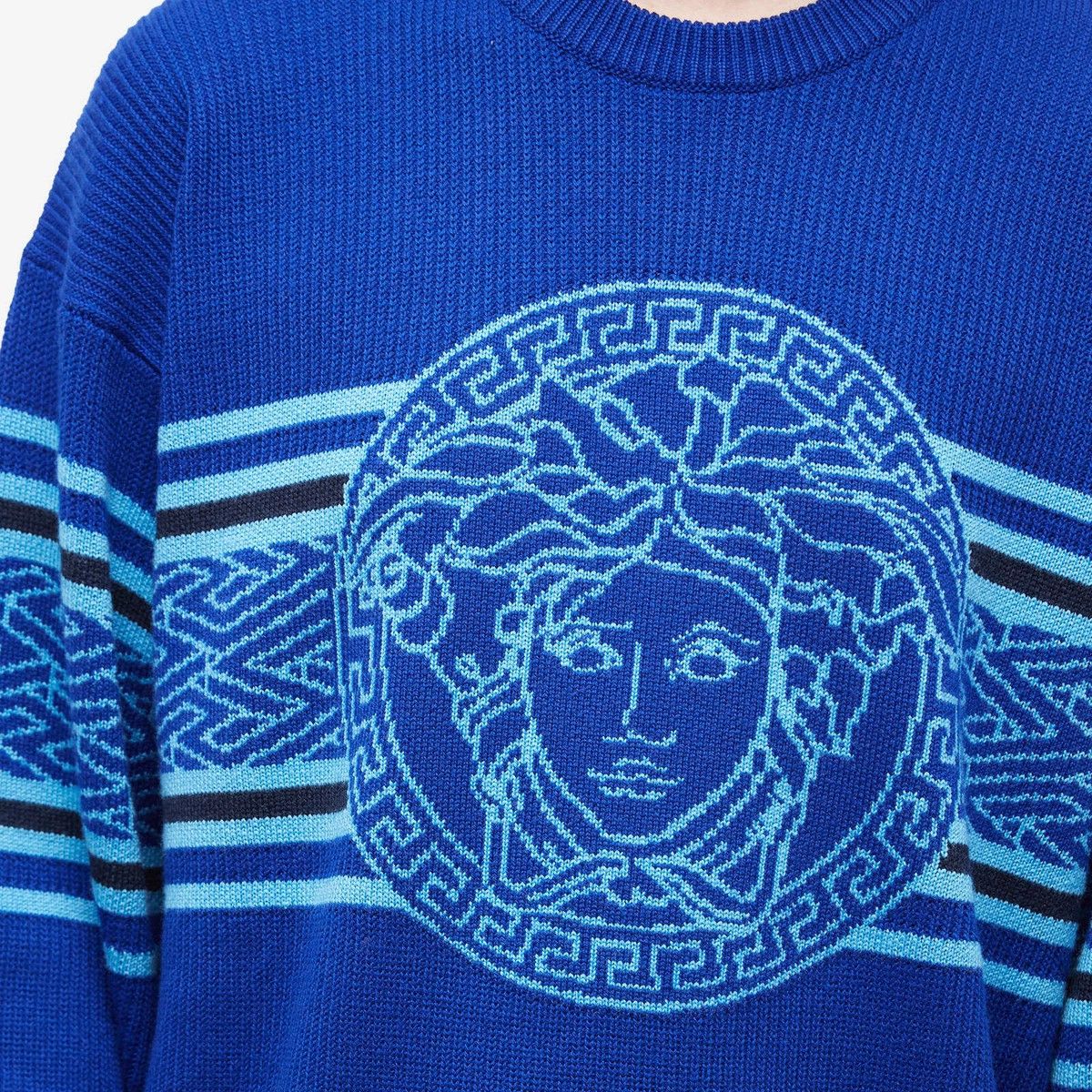 Versace o1y0525 Logo Crewneck Sweater in Bright Blue Size US M / EU 48-50 / 2 - 2 Thumbnail