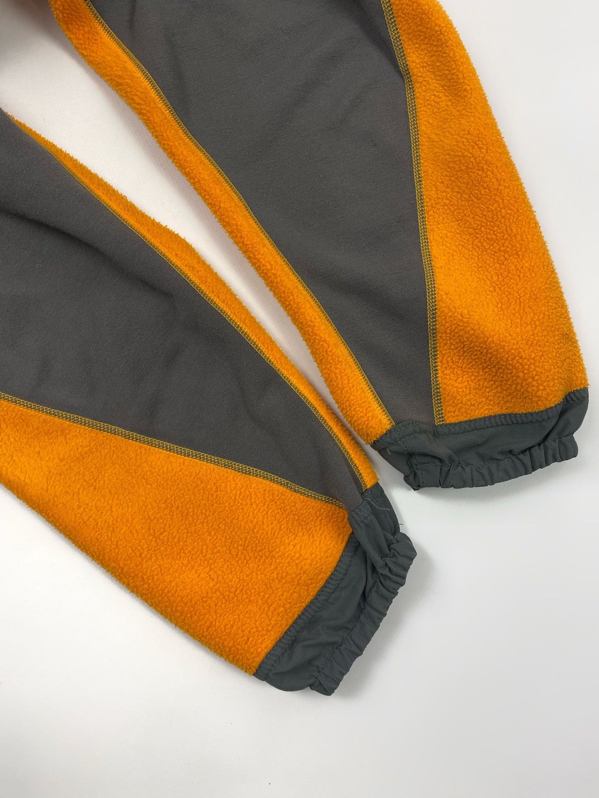 Patagonia 1990’s Vintage Patagonia Orange Full Zip Pile Fleece Jacket Size US XL / EU 56 / 4 - 9 Thumbnail