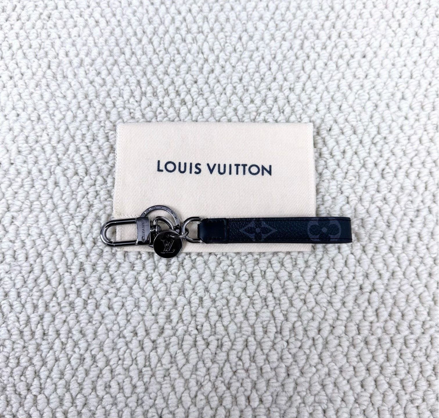 Louis Vuitton Louis Vuitton Monogram Keychain Size ONE SIZE - 1 Thumbnail