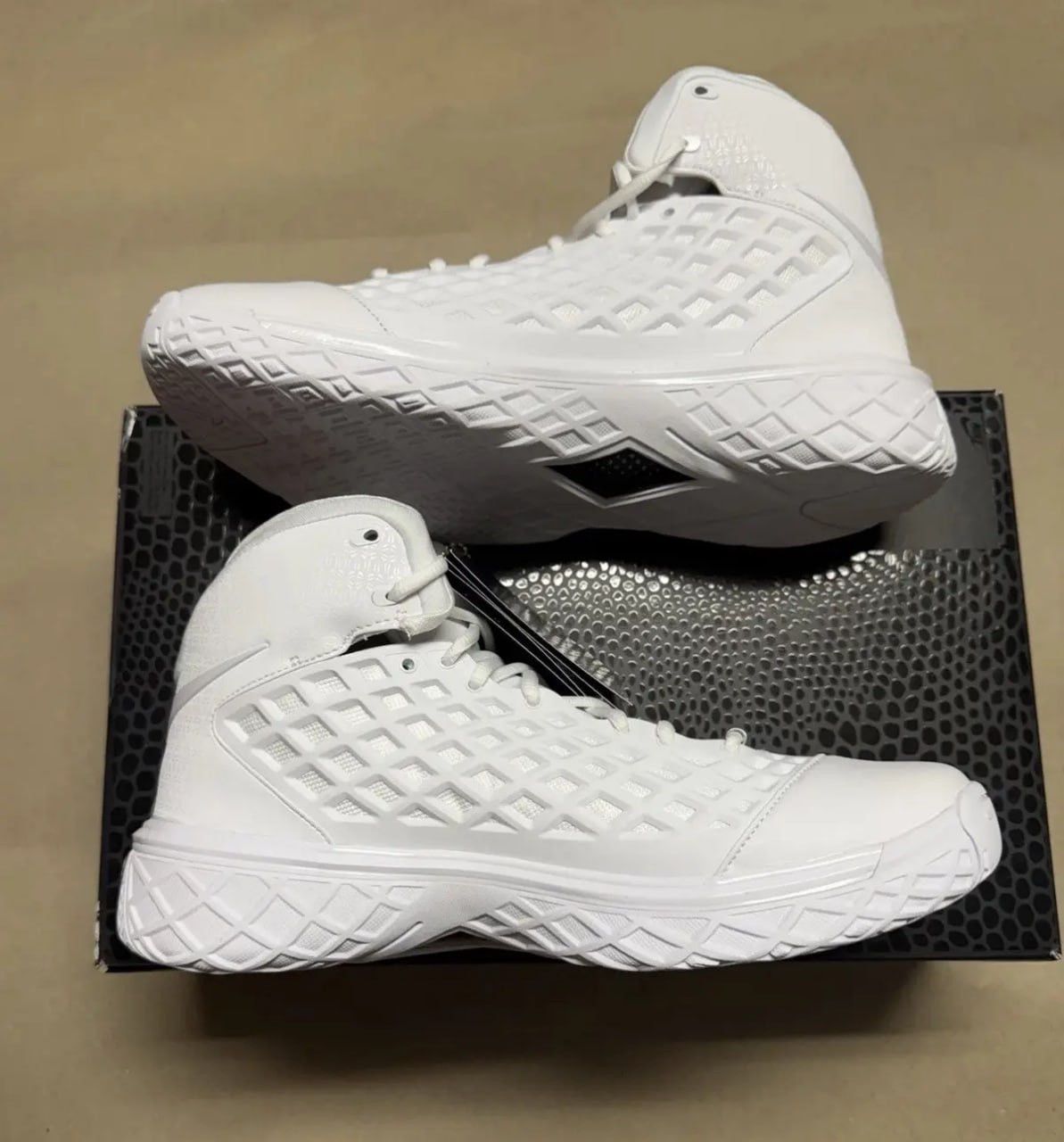 Nike Kobe 3 Protro White Size US 9 / EU 42 - 3 Thumbnail