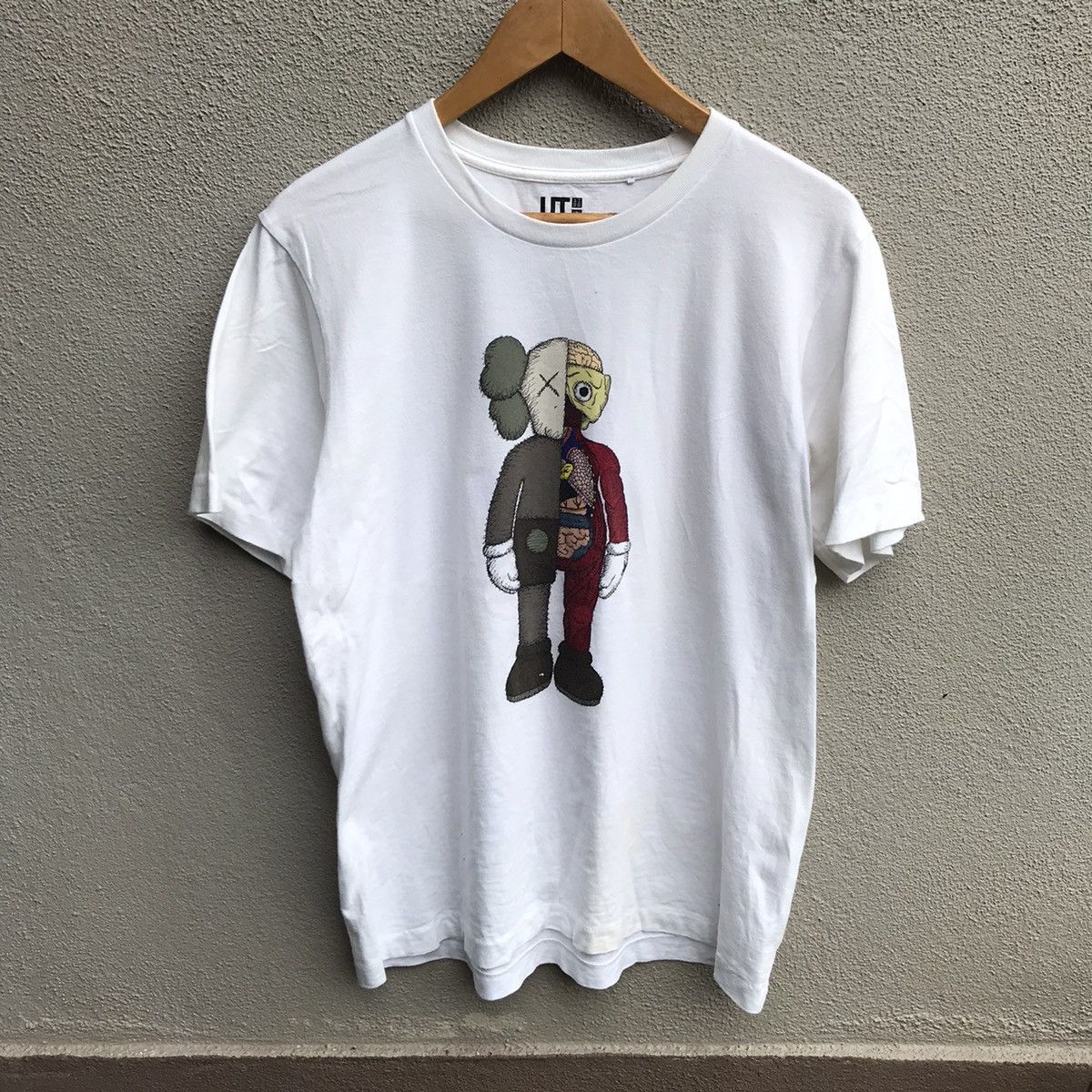 Kaws × Uniqlo KAWS uniqlo flayed tee Size US L / EU 52-54 / 3 - 1 Thumbnail