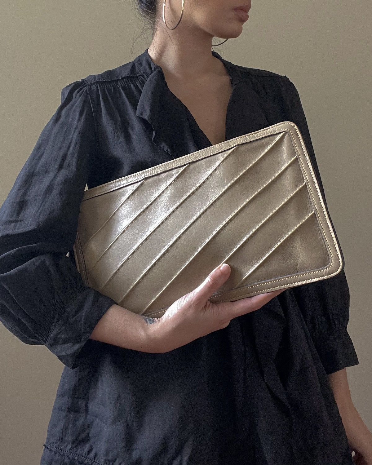 Anne Klein Vintage Anne Klein Leather Clutch Size ONE SIZE - 7 Thumbnail