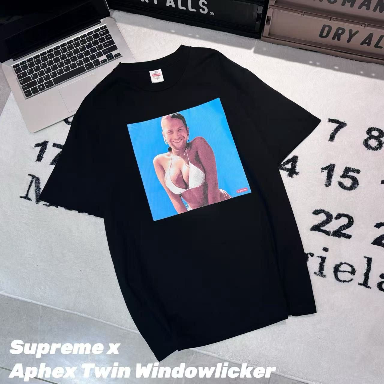 Beautiful portrait sexy short sleeved T-shirt