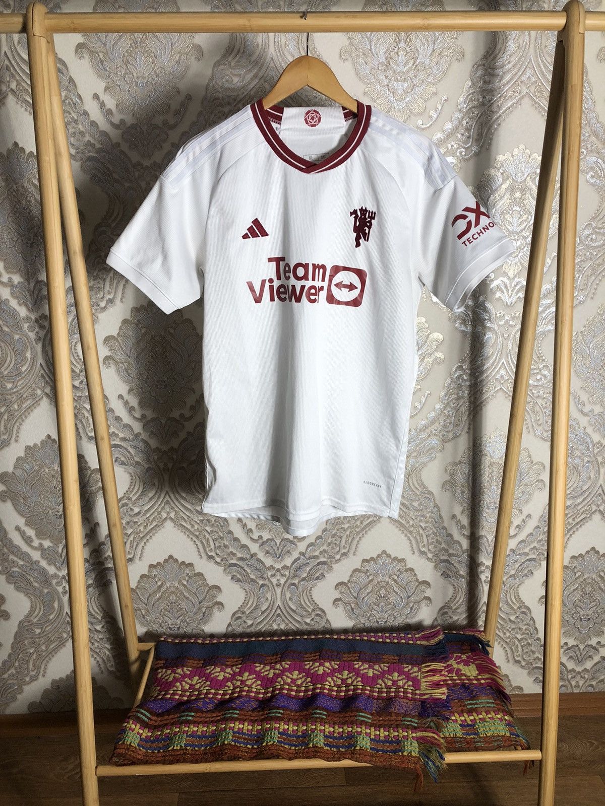 Vintage ADIDAS FC MANCHESTER UNITED ENGLAND SOCCER JERSEY RETRO Y2K Size US XL / EU 56 / 4 - 1 Thumbnail