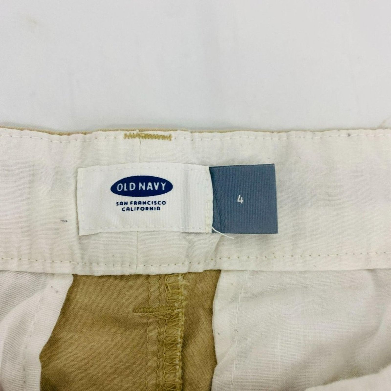 Old Navy Old Navy Women's Khaki Chino Shorts Classic Workwear 4 Size 27" / US 4 / IT 40 - 5 Thumbnail