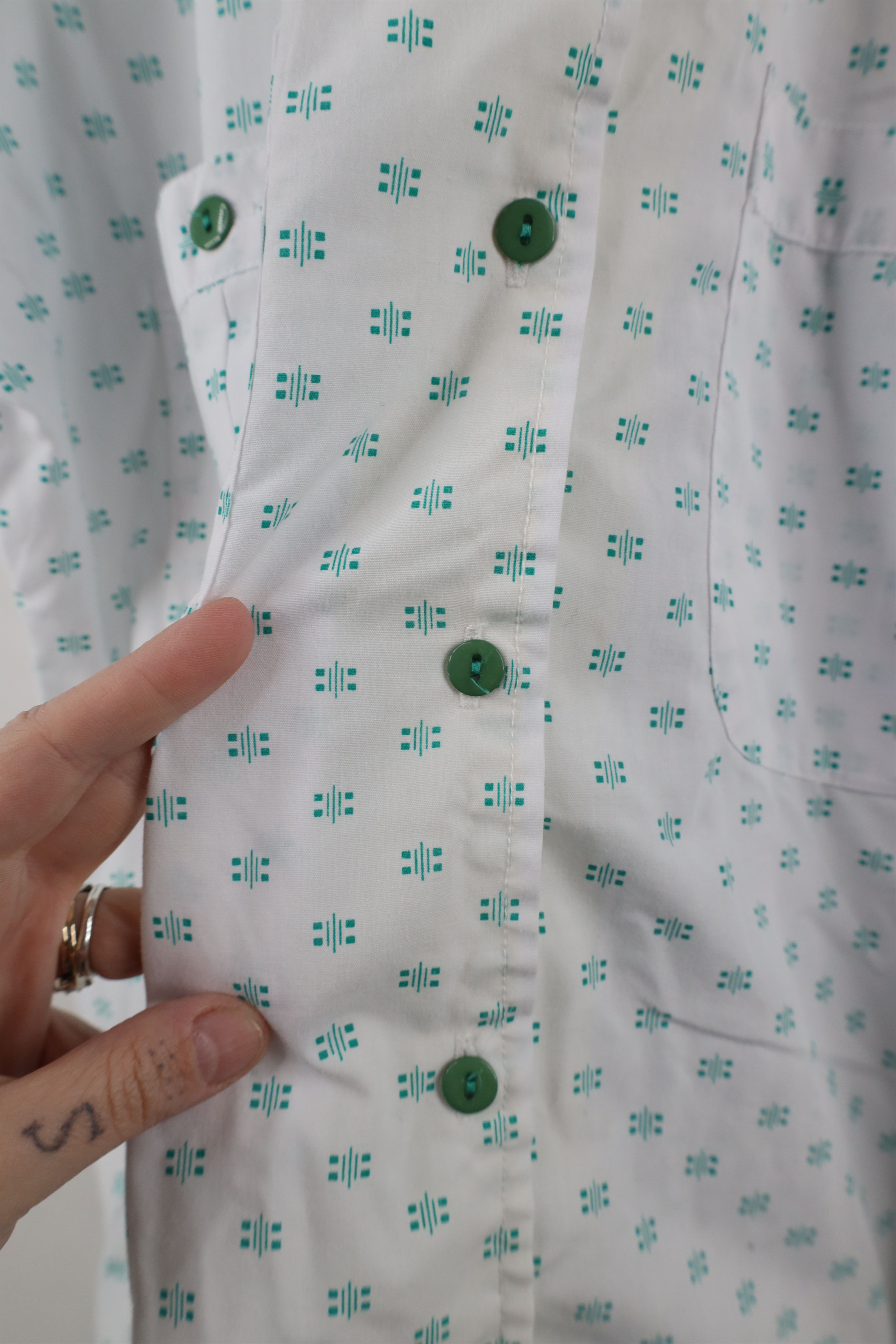 Vintage Vintage 80s 90s Streetwear Cuffed Geometric Button Shirt Size L / US 10 / IT 46 - 9 Thumbnail