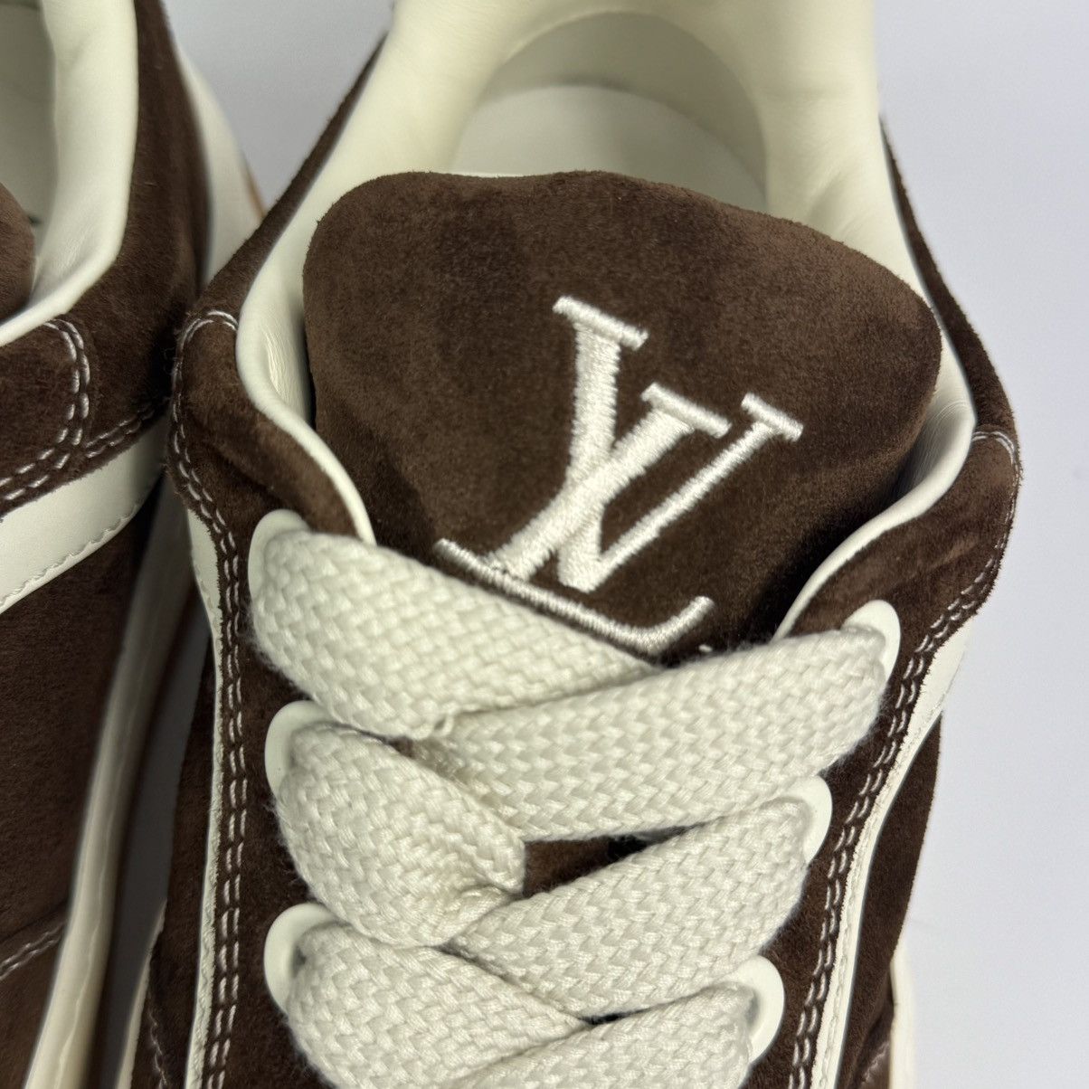 Louis Vuitton Louis Vuitton Titled Sneakers Size US 9.5 / EU 42-43 - 6 Thumbnail