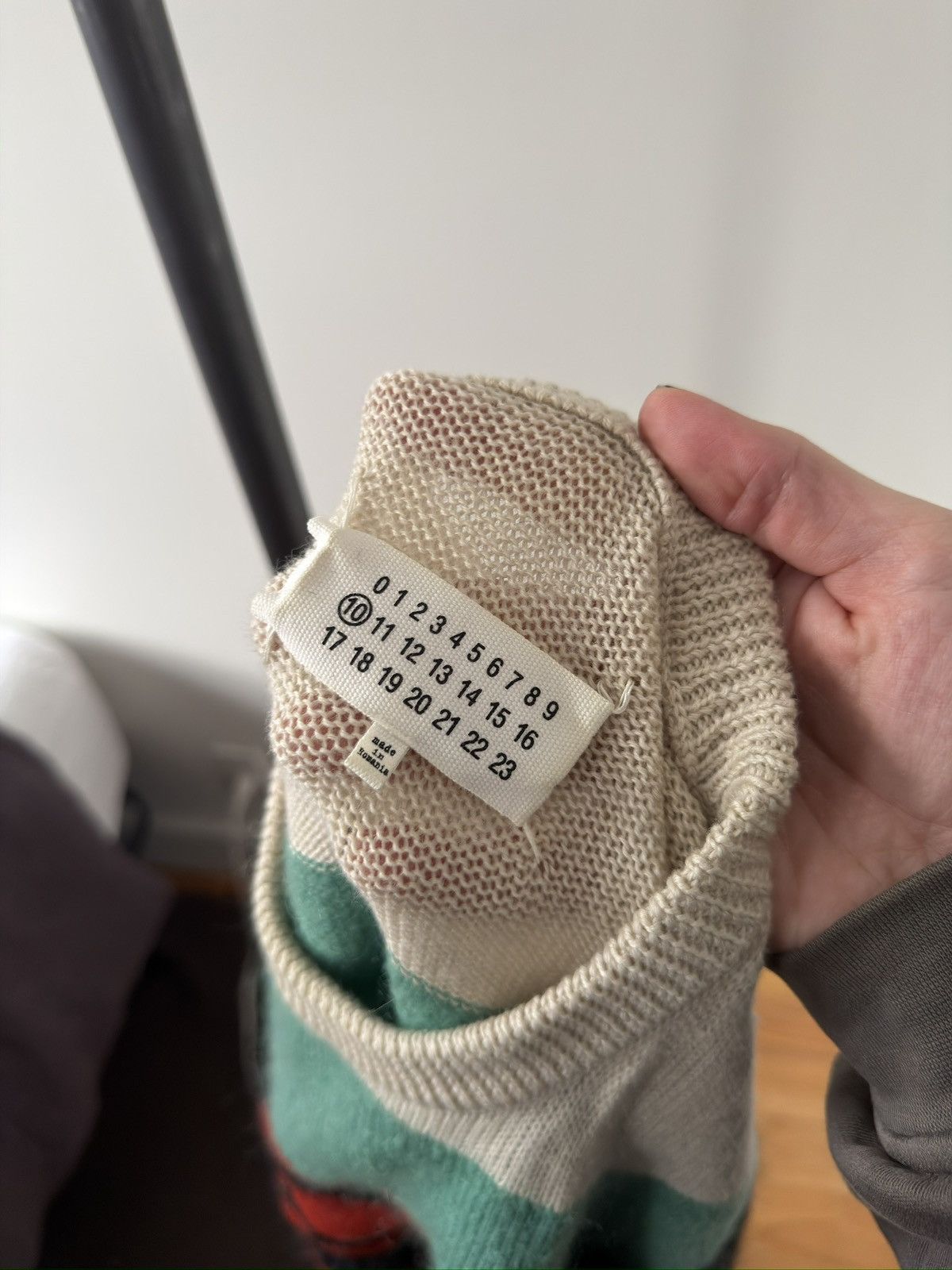 Maison Margiela FW15 Asymmetric Mohair Sweater Size US S / EU 44-46 / 1 - 4 Thumbnail