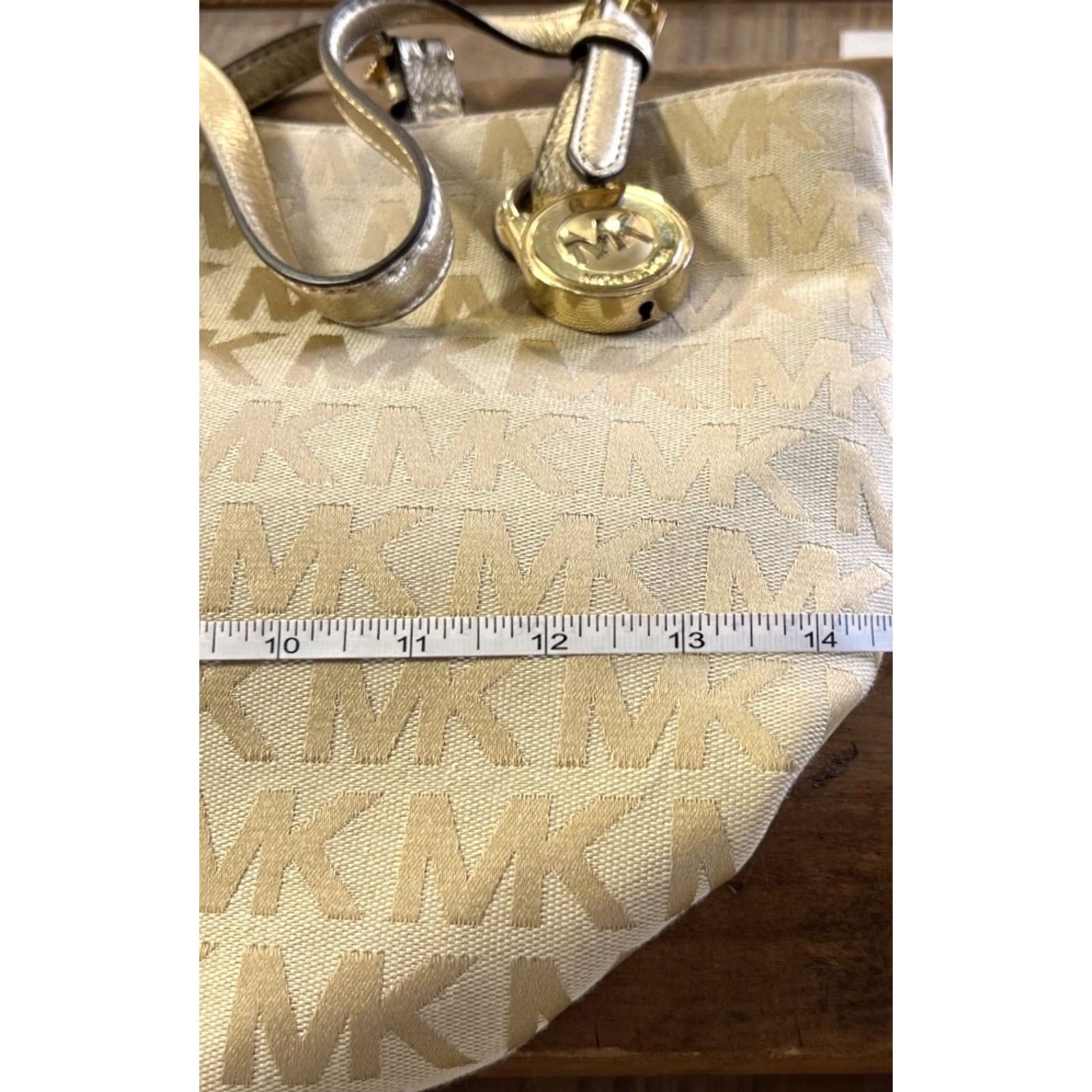 Vintage Michael Kors Jet Set Signature Tote Bag Shoulder Bag Beige Gold PVC Large Women Size ONE SIZE - 4 Thumbnail