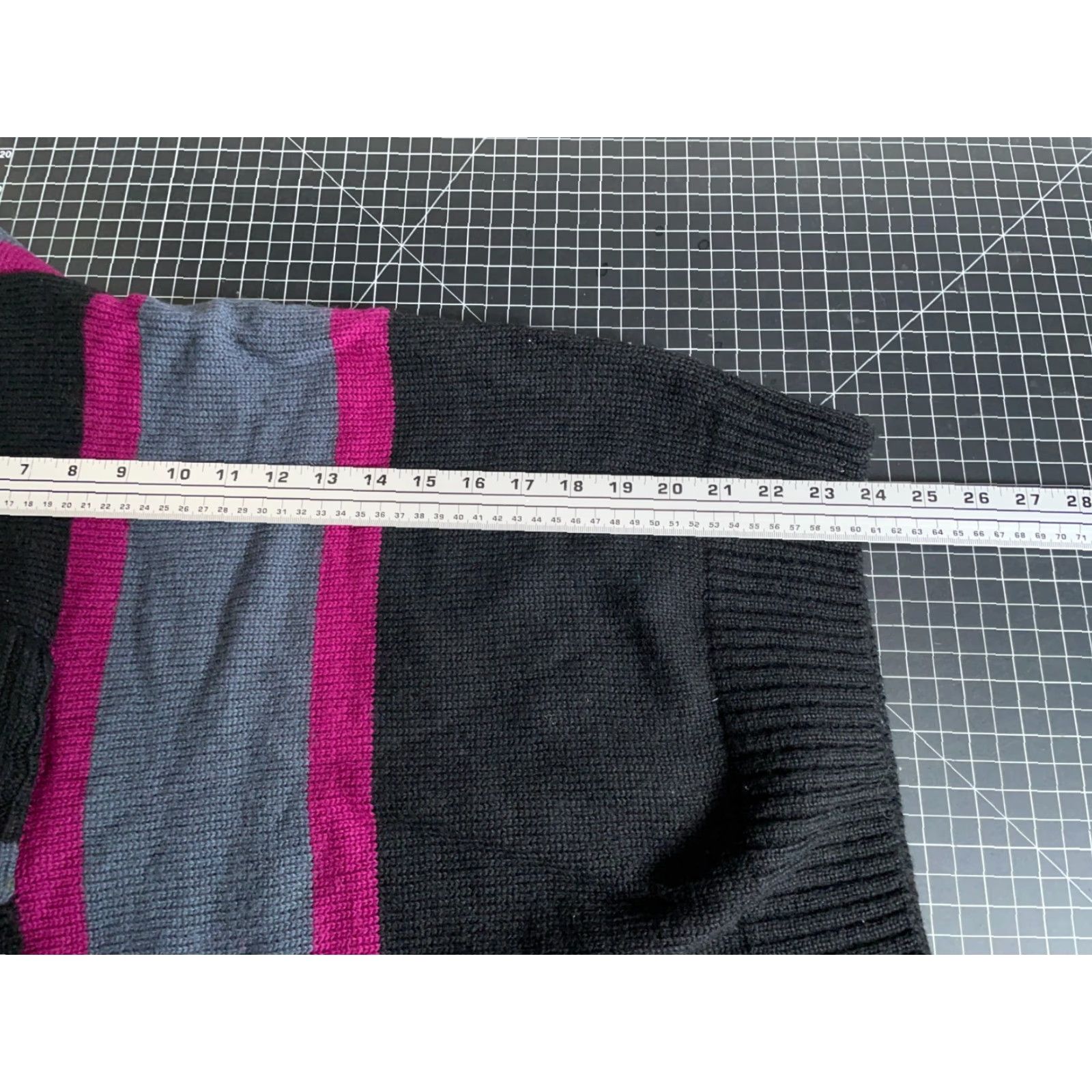 Yves Saint Laurent VINTAGE Saint Laurent Wool Shawl Collar Sweater 80s Men Small Black Pink Striped Knit Pullover Casual Mens Size US S / EU 44-46 / 1 - 7 Thumbnail