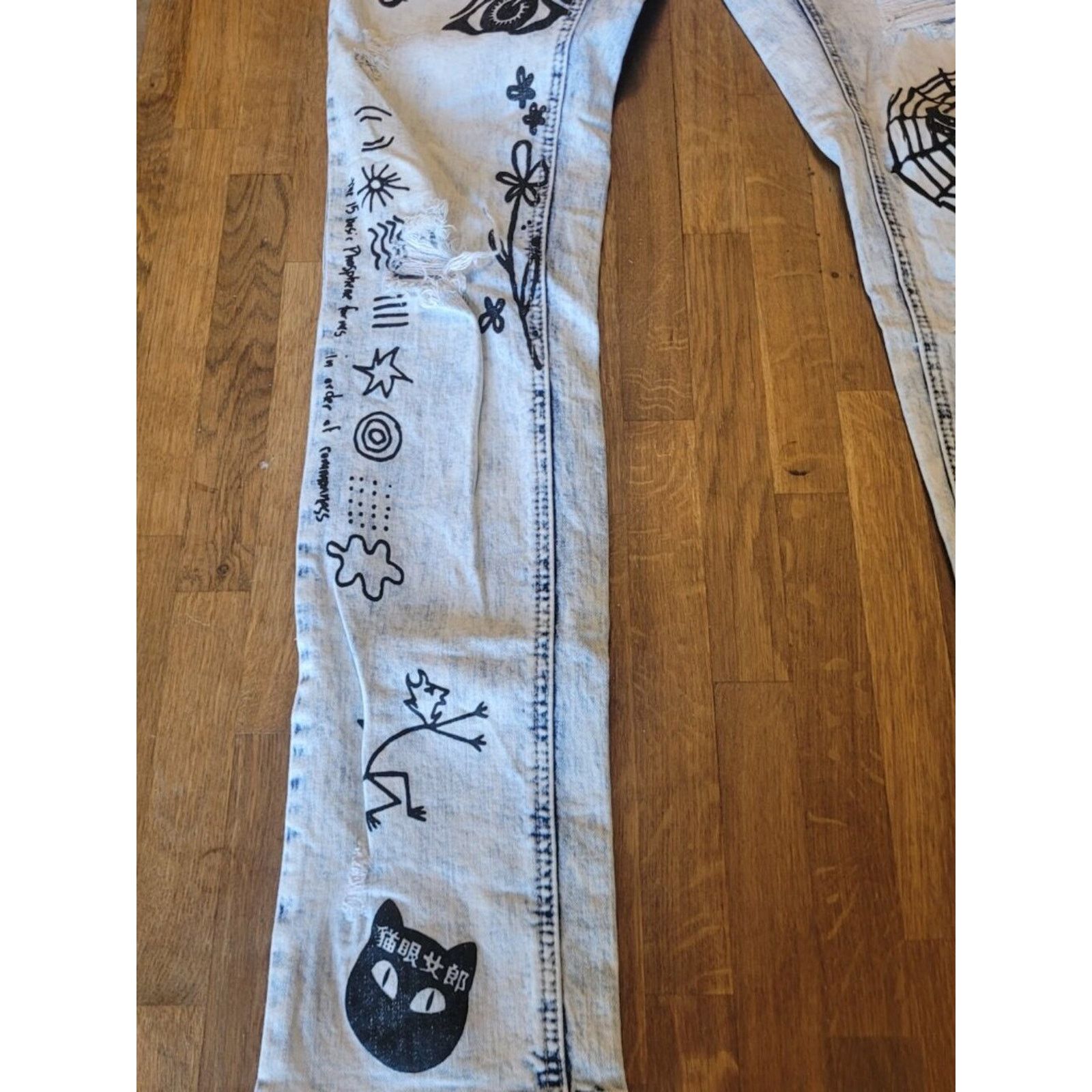 Rogue Rogue Acid Wash Tattoo Graphic Print Skinny Jeans 32W Size US 32 / EU 48 - 4 Thumbnail