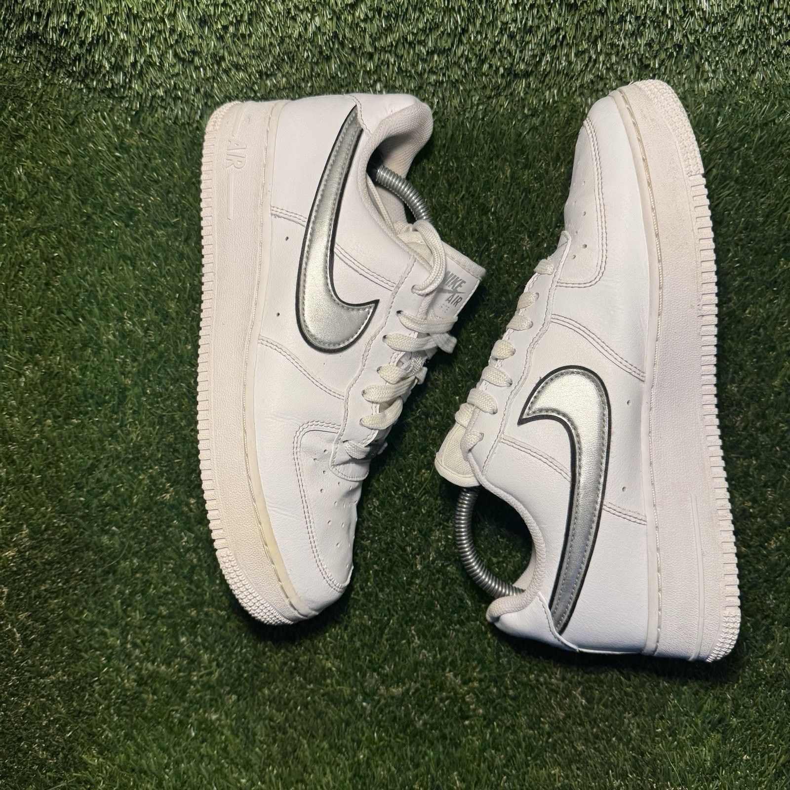 Nike Size 8.5 - Nike Air Force 1 '07 White Metallic Silver W Size US 8.5 / IT 38.5 - 4 Thumbnail