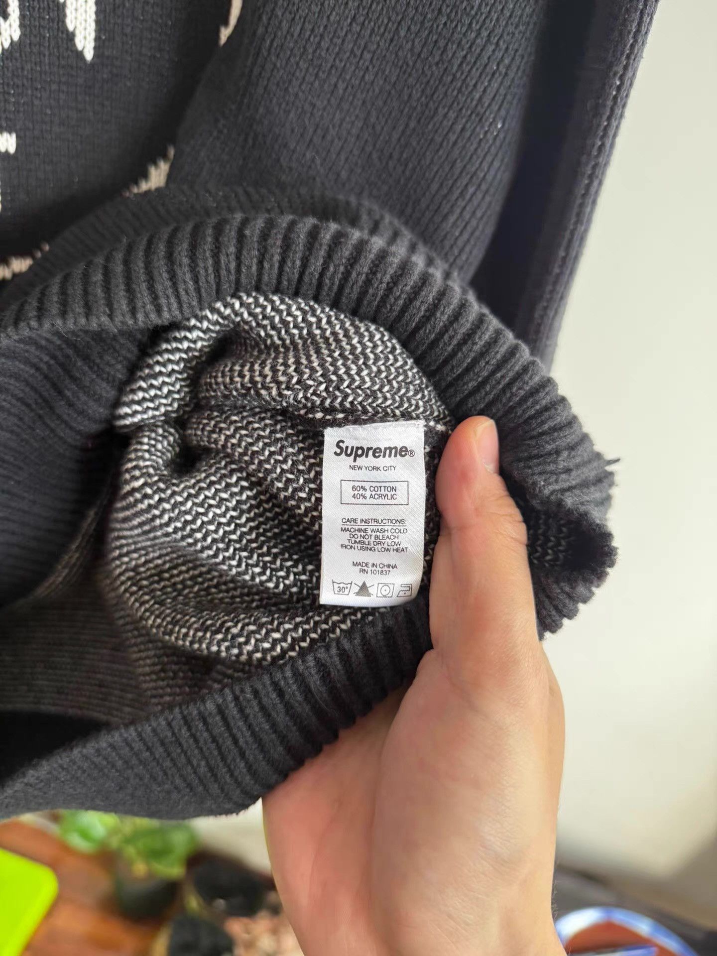 Supreme Supreme smiley face sweate Q17 Size US L / EU 52-54 / 3 - 5 Thumbnail