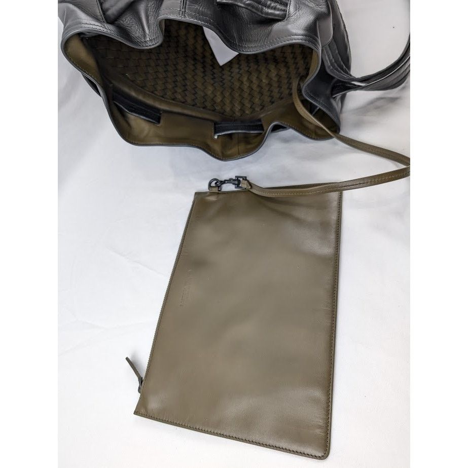Bottega Veneta o1rshd1 Size: OS / Intrecciato Duffle Bag in Black Size ONE SIZE - 20 Thumbnail