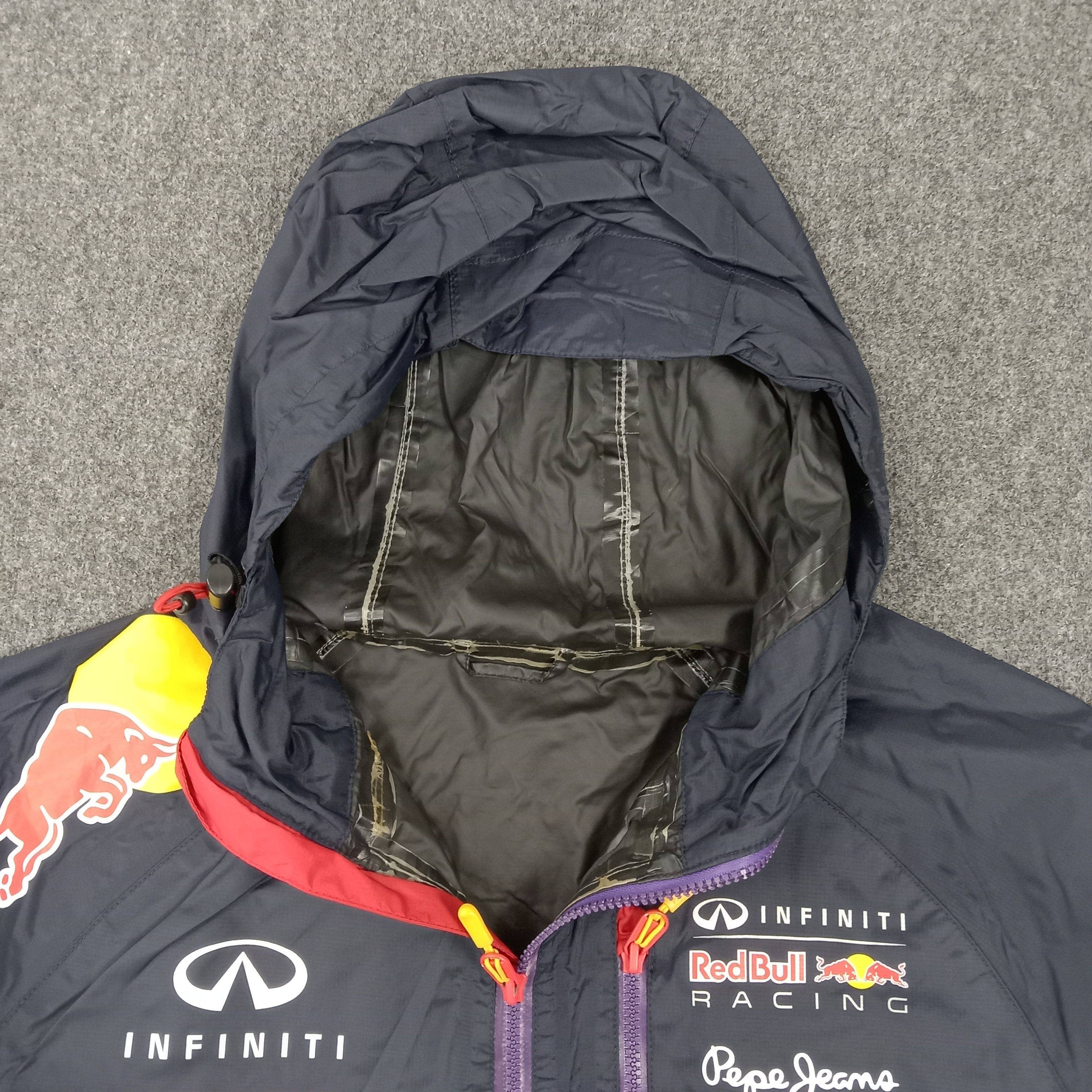 Pepe Jeans × Red Bull × Vintage Redbull Racing X Pepe Jeans Outdoor Waterproof Jacket Size US M / EU 48-50 / 2 - 8 Thumbnail