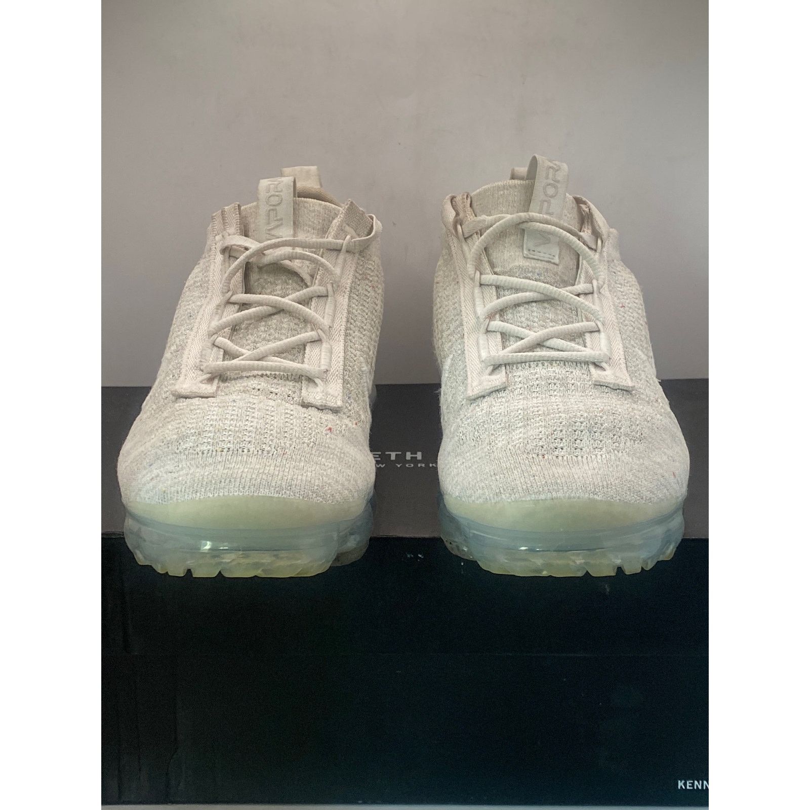 Nike Women's Nike Air VaporMax 2021 Flyknit DJ9975-001 US 10 Size US 10 / IT 40 - 2 Thumbnail