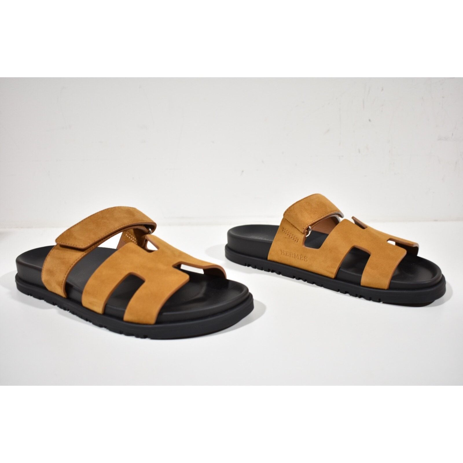 Hermes Hermes Chypre Sandal Black Naturel Gold Suede H Logo Size US 8 / IT 38 - 3 Thumbnail