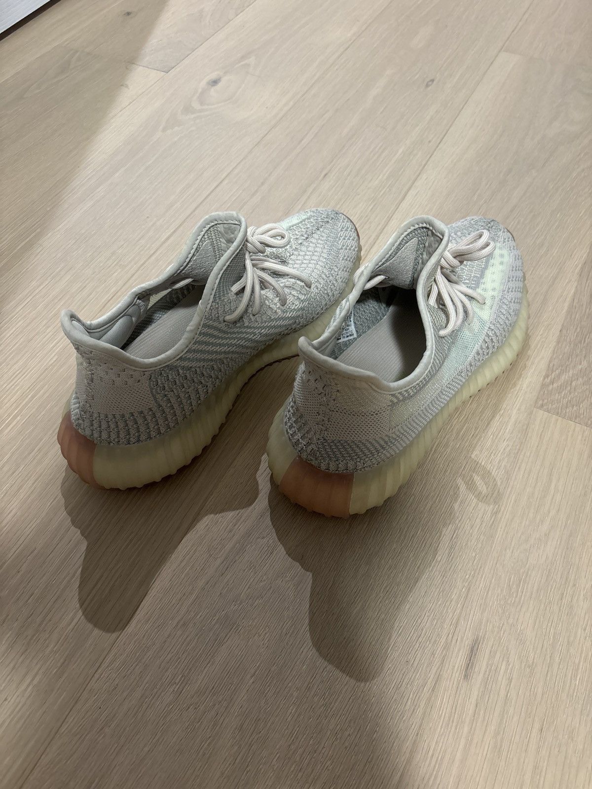 Adidas Yeezy 350 v2 Size US 9 / EU 42 - 4 Thumbnail